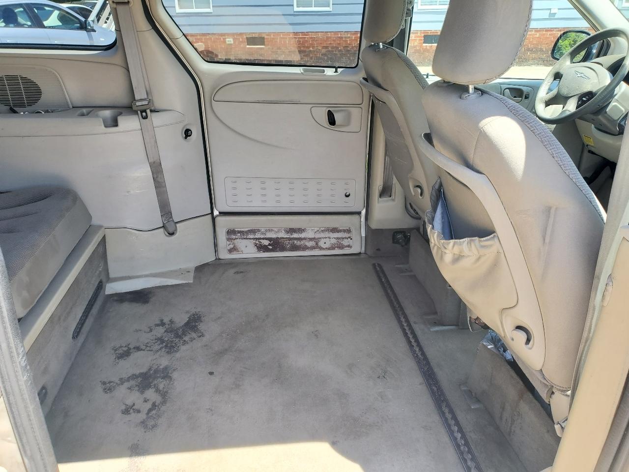Chrysler Town & Country  2005