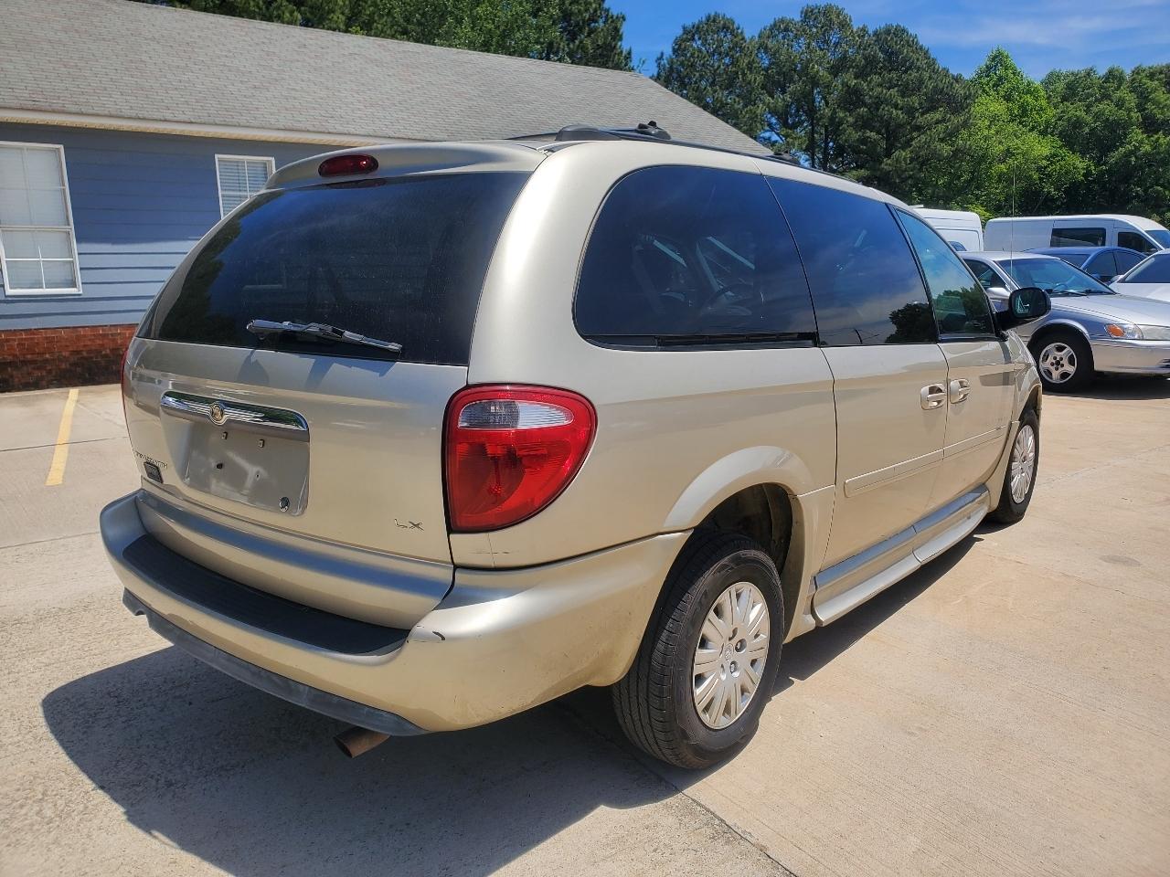 Chrysler Town & Country  2005