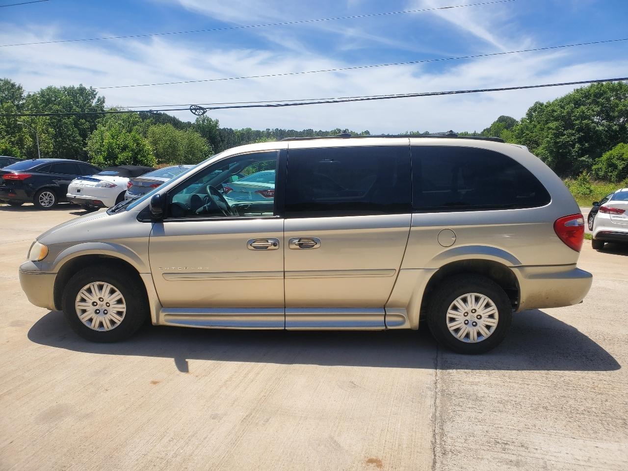 Chrysler Town & Country  2005