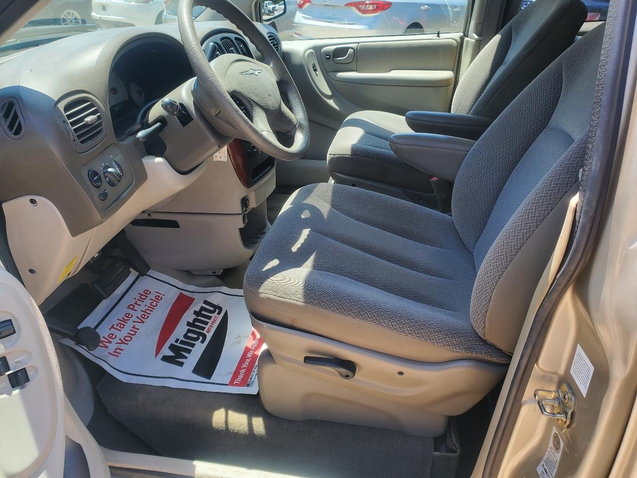 Chrysler Town & Country  2005
