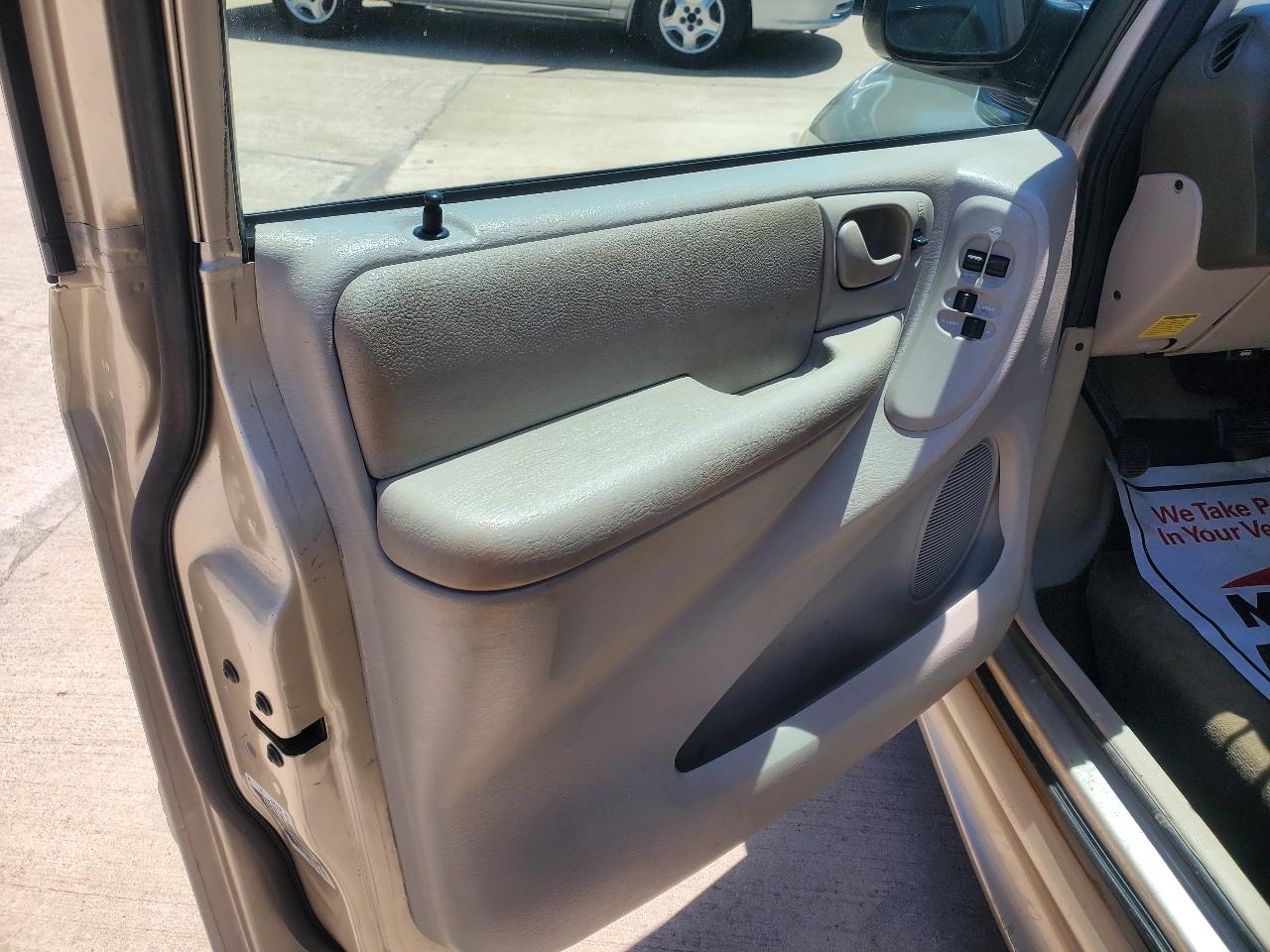 Chrysler Town & Country  2005