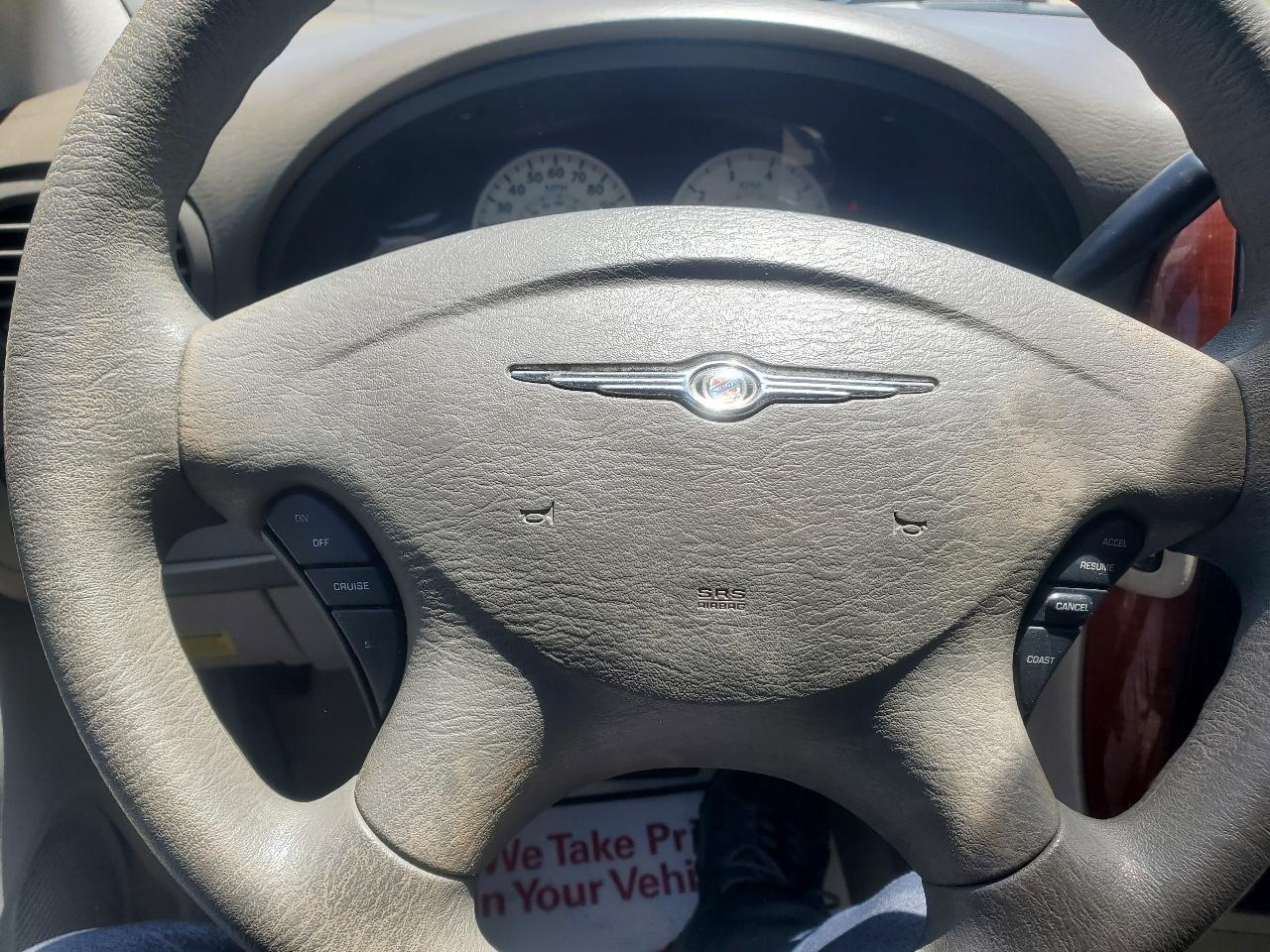 Chrysler Town & Country  2005