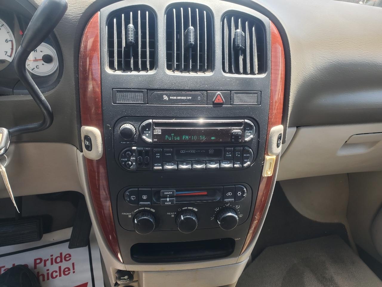 Chrysler Town & Country  2005