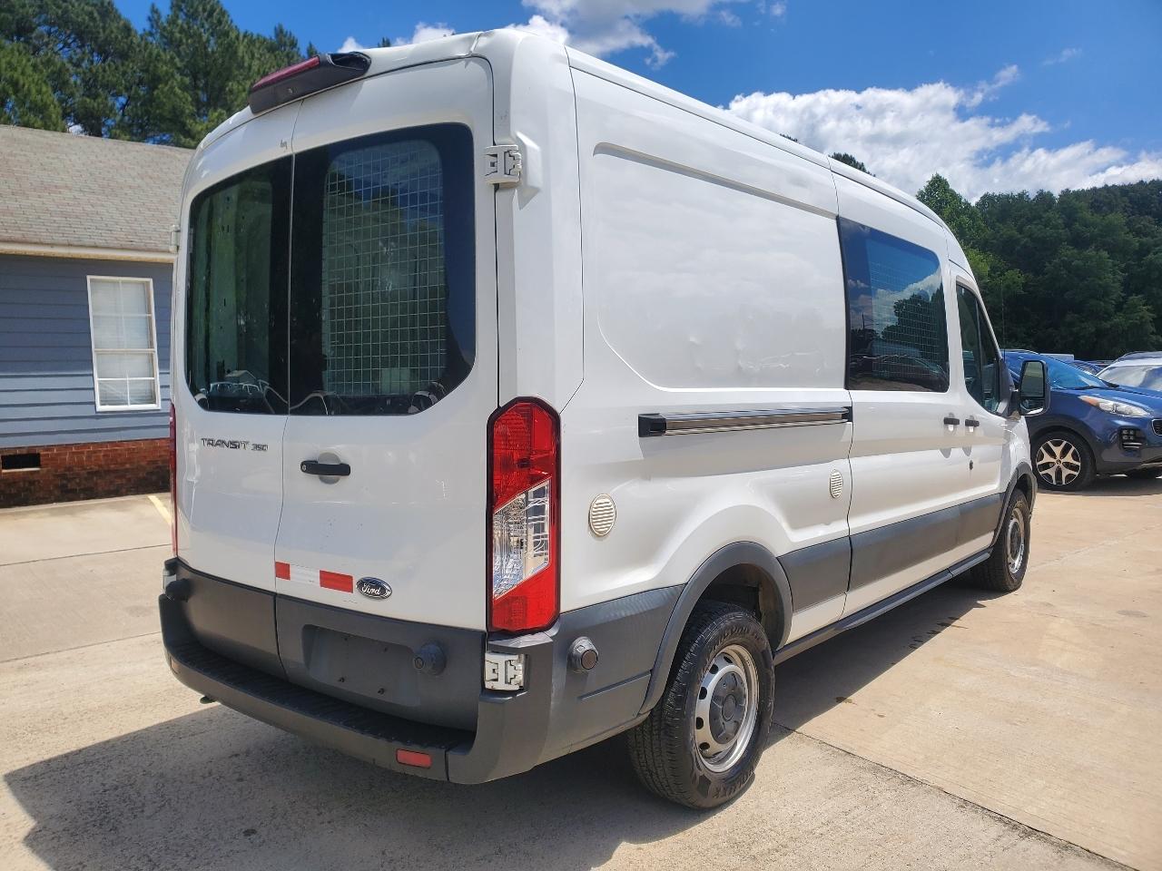 Ford Transit 350 Van Med. Roof w/Sliding Pass. 148-in. WB 2018