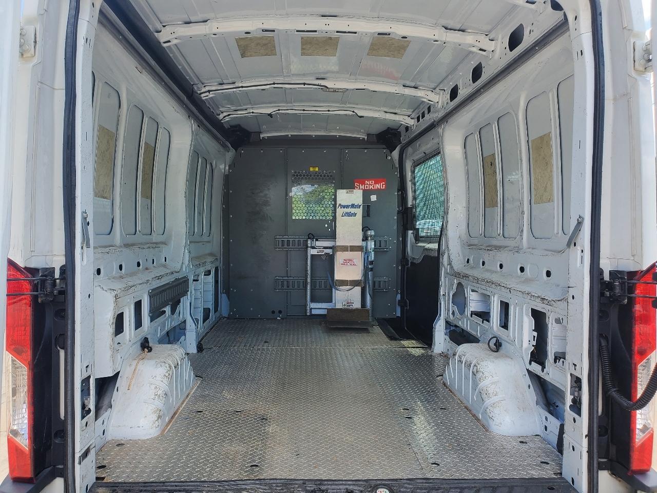Ford Transit 350 Van Med. Roof w/Sliding Pass. 148-in. WB 2018