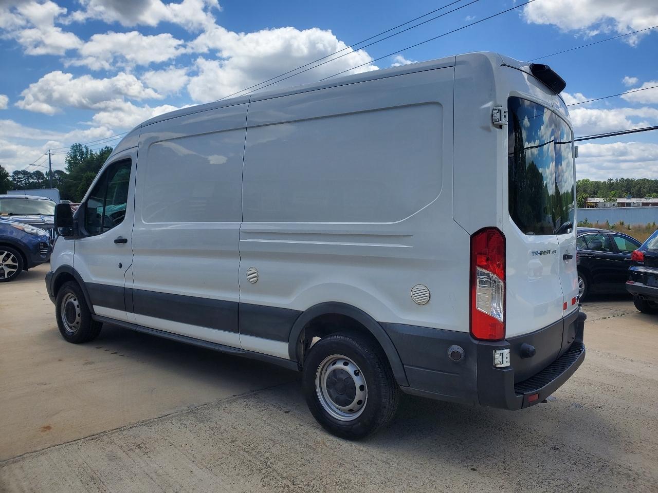 Ford Transit 350 Van Med. Roof w/Sliding Pass. 148-in. WB 2018