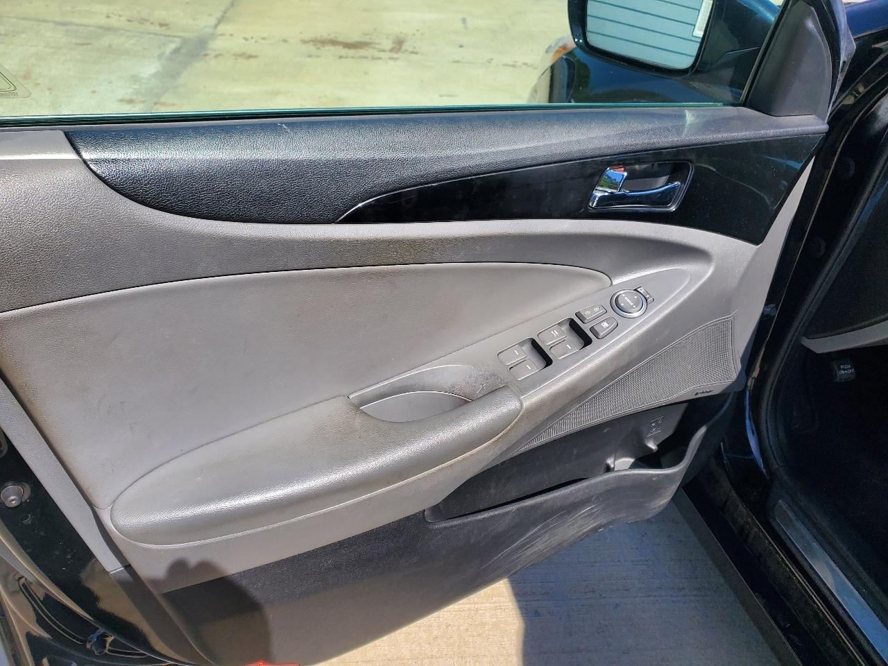 Hyundai Sonata Limited 2011