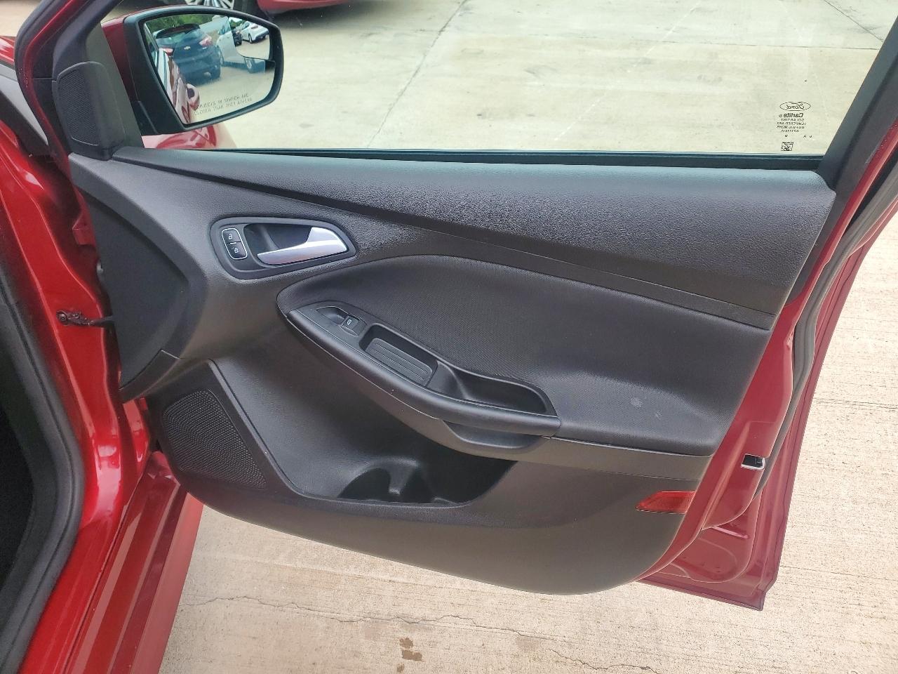 Ford Focus SE Hatch 2016