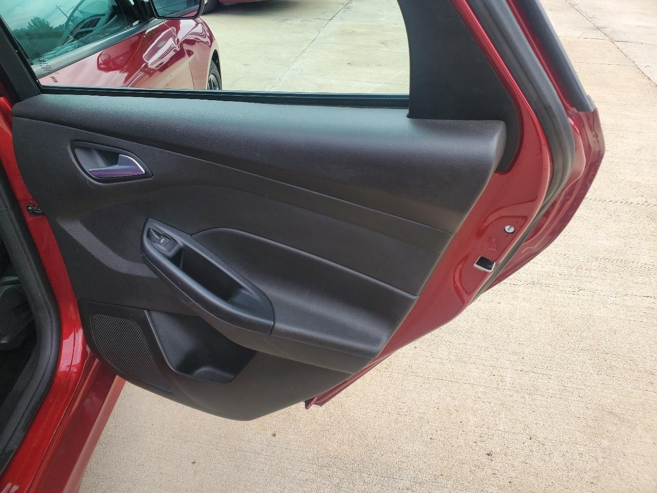Ford Focus SE Hatch 2016