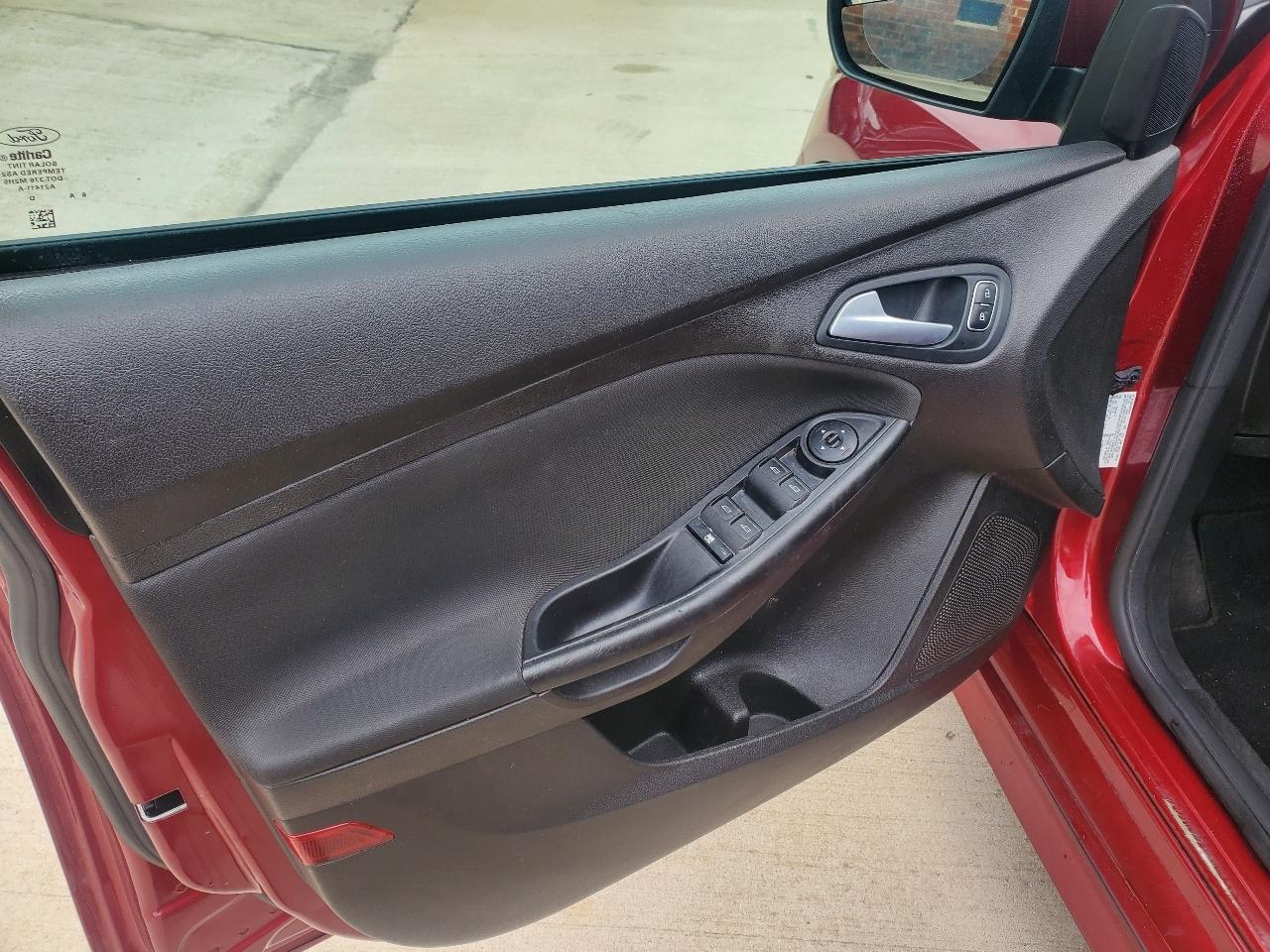 Ford Focus SE Hatch 2016