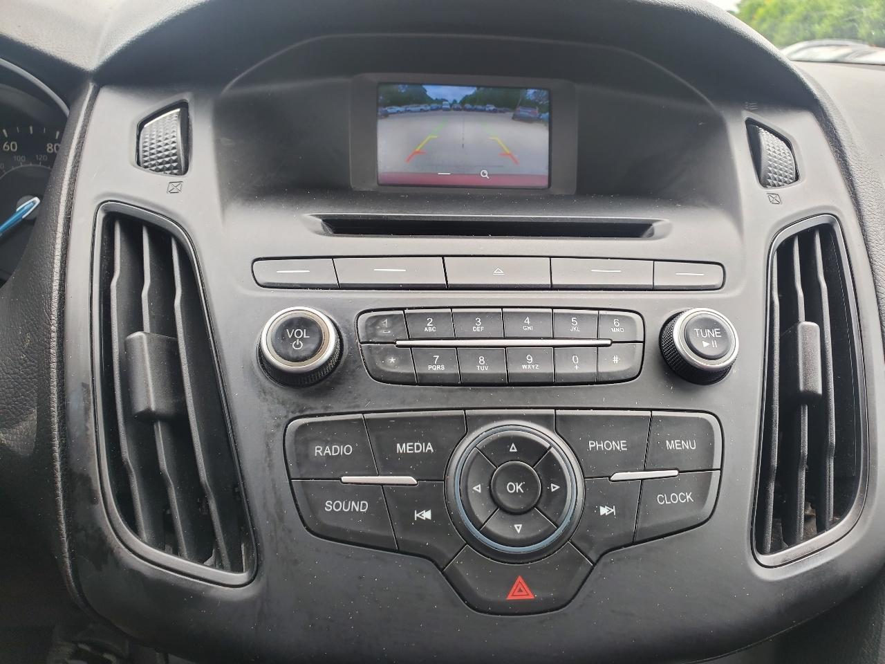 Ford Focus SE Hatch 2016