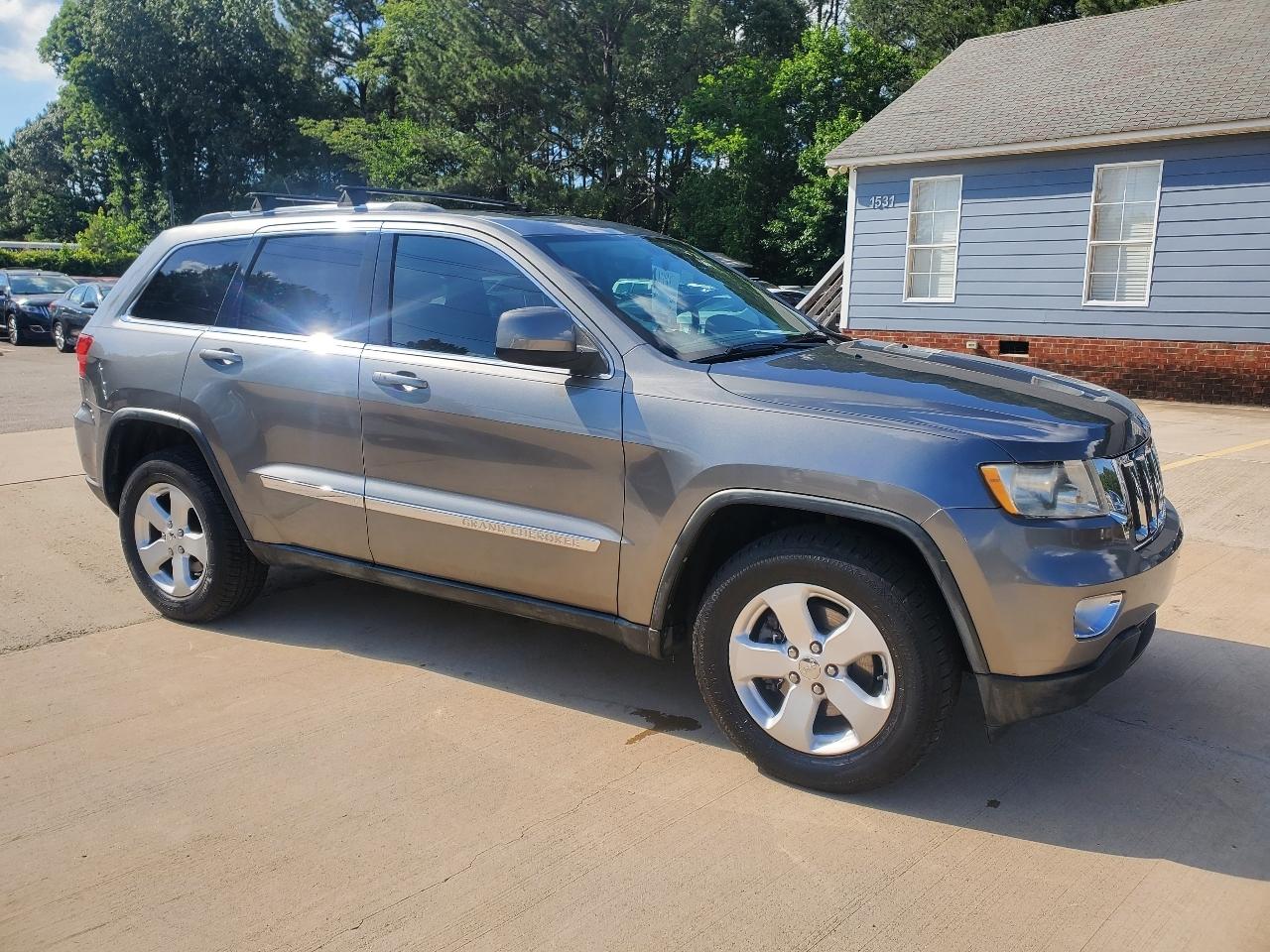 Jeep Grand Cherokee Laredo 4WD 2011