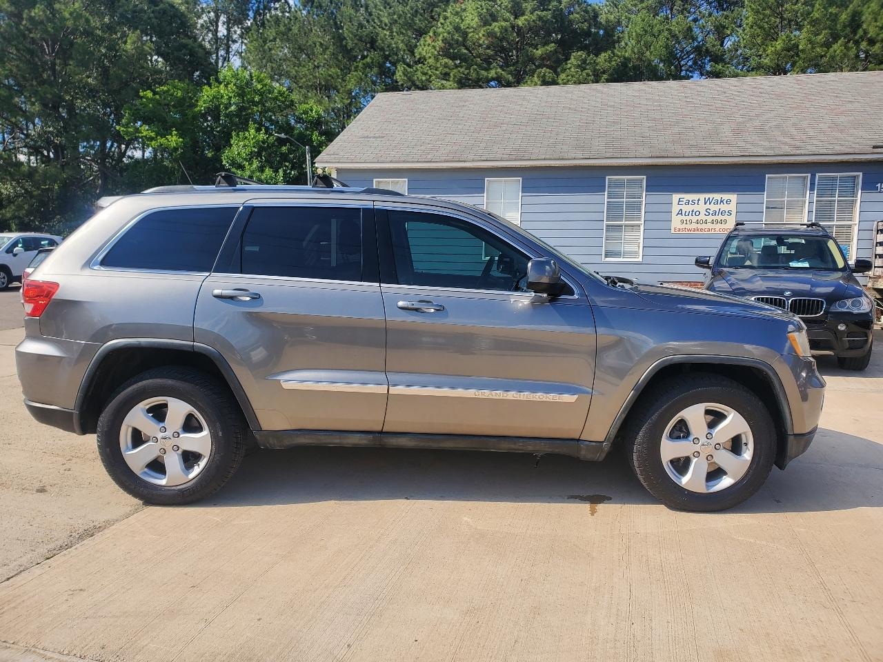Jeep Grand Cherokee Laredo 4WD 2011