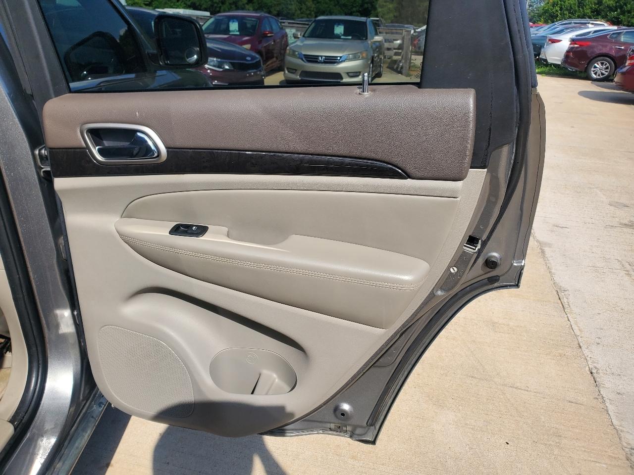 Jeep Grand Cherokee Laredo 4WD 2011