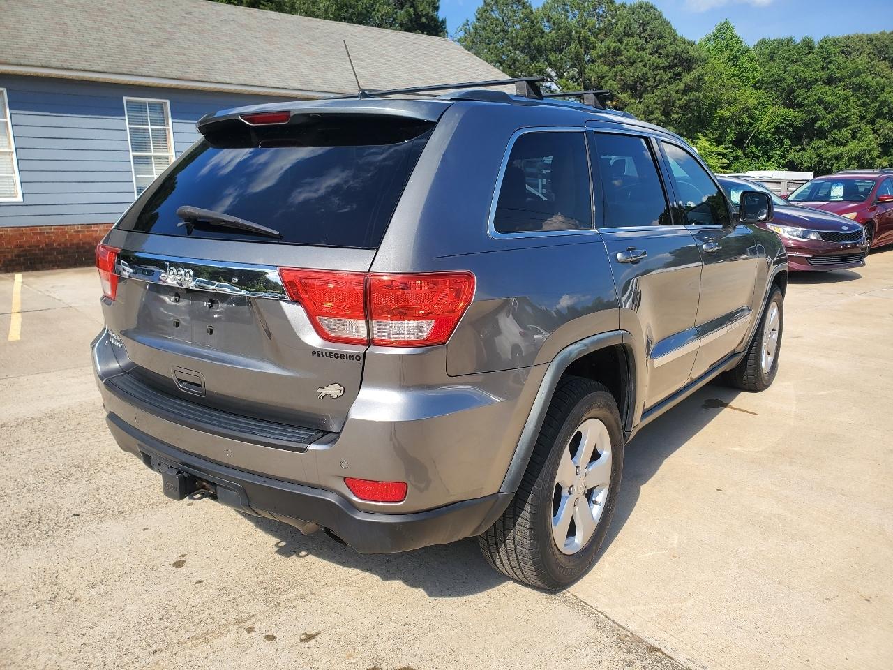 Jeep Grand Cherokee Laredo 4WD 2011