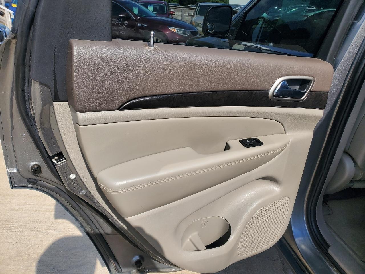 Jeep Grand Cherokee Laredo 4WD 2011