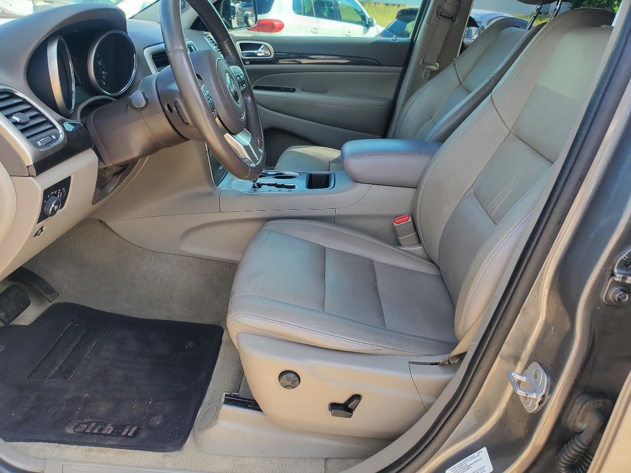 Jeep Grand Cherokee Laredo 4WD 2011