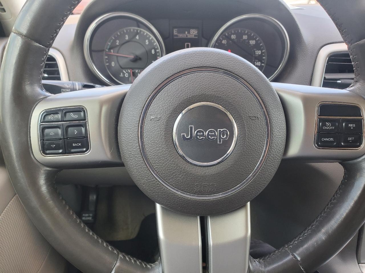 Jeep Grand Cherokee Laredo 4WD 2011