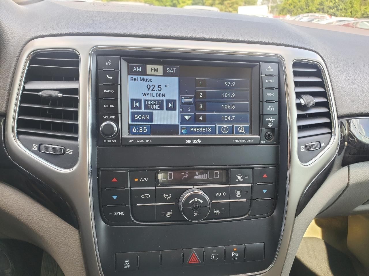 Jeep Grand Cherokee Laredo 4WD 2011