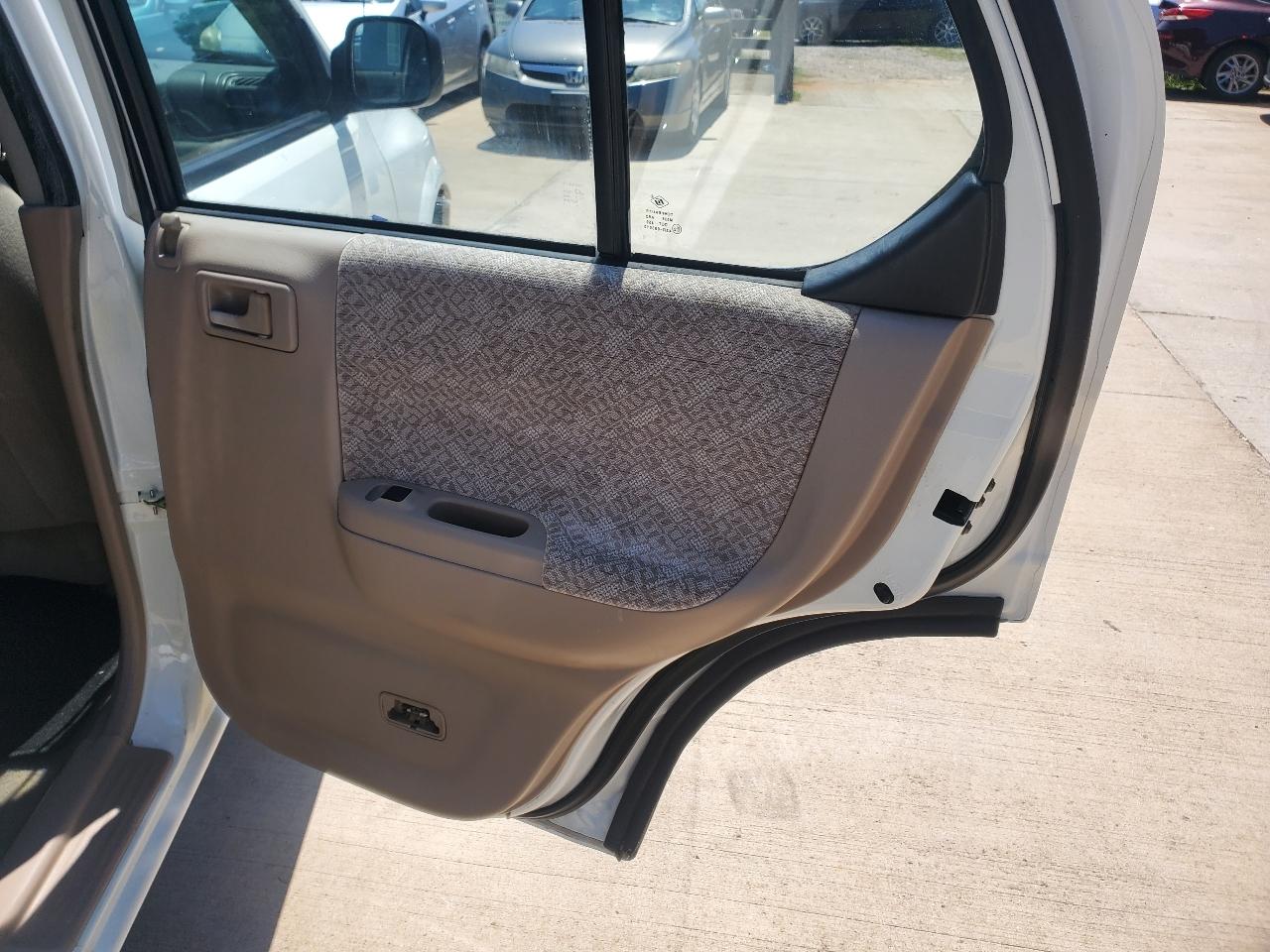 Isuzu Rodeo S V6 2WD 2000