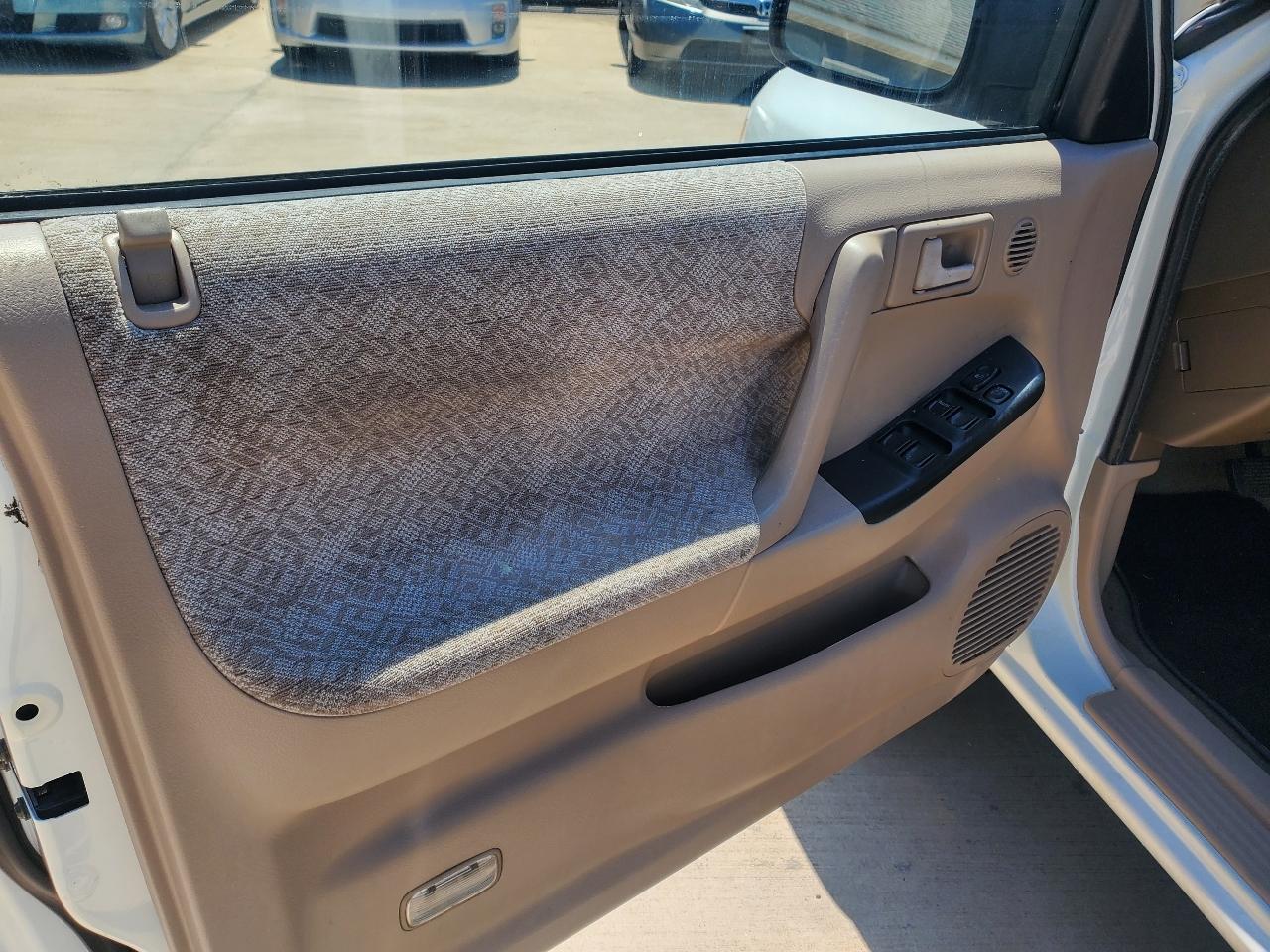 Isuzu Rodeo S V6 2WD 2000