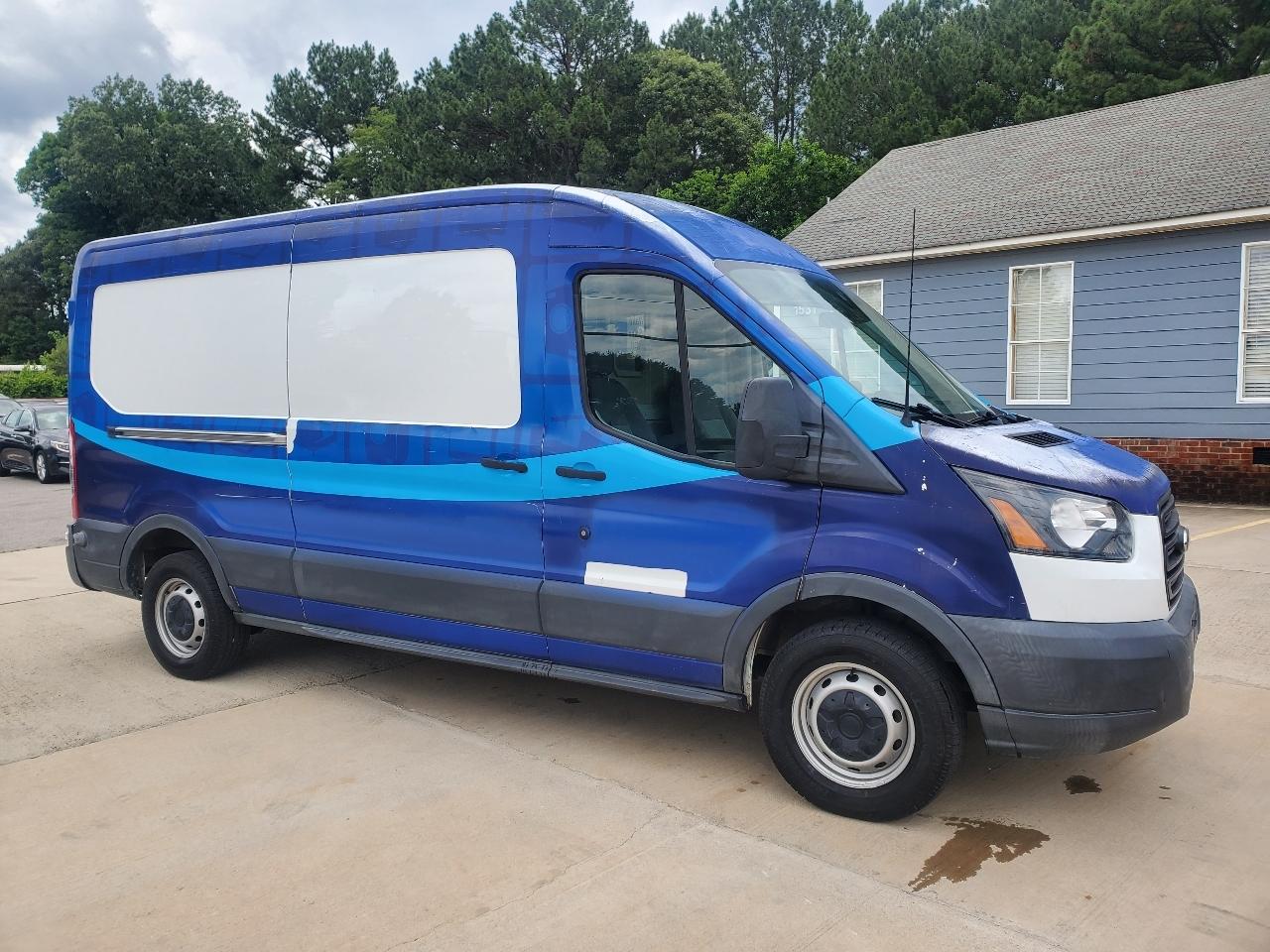 Ford Transit 150 Van Med. Roof w/Sliding Pass. 148-in. WB 2018