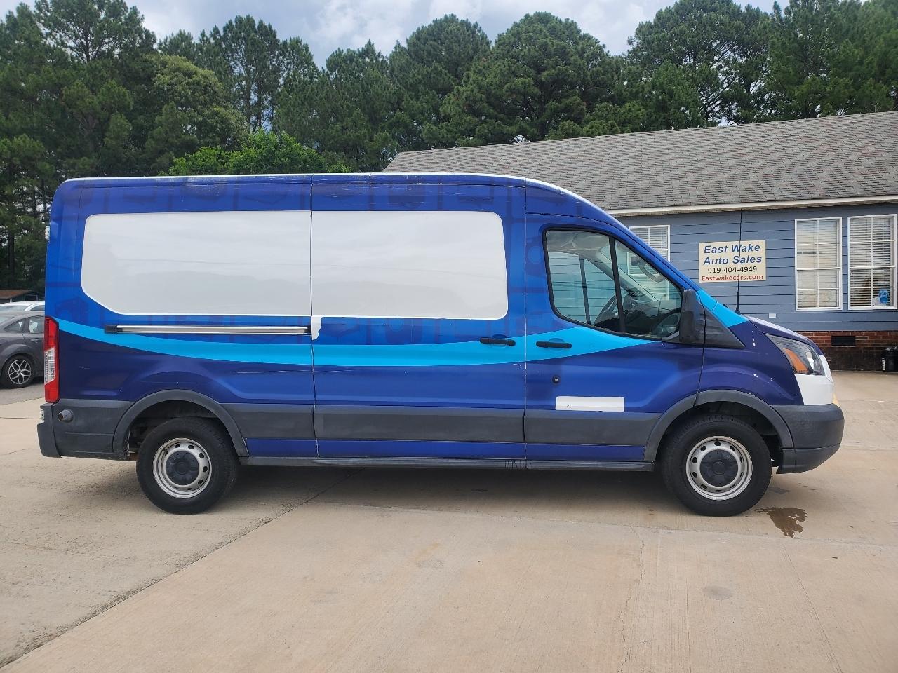 Ford Transit 150 Van Med. Roof w/Sliding Pass. 148-in. WB 2018