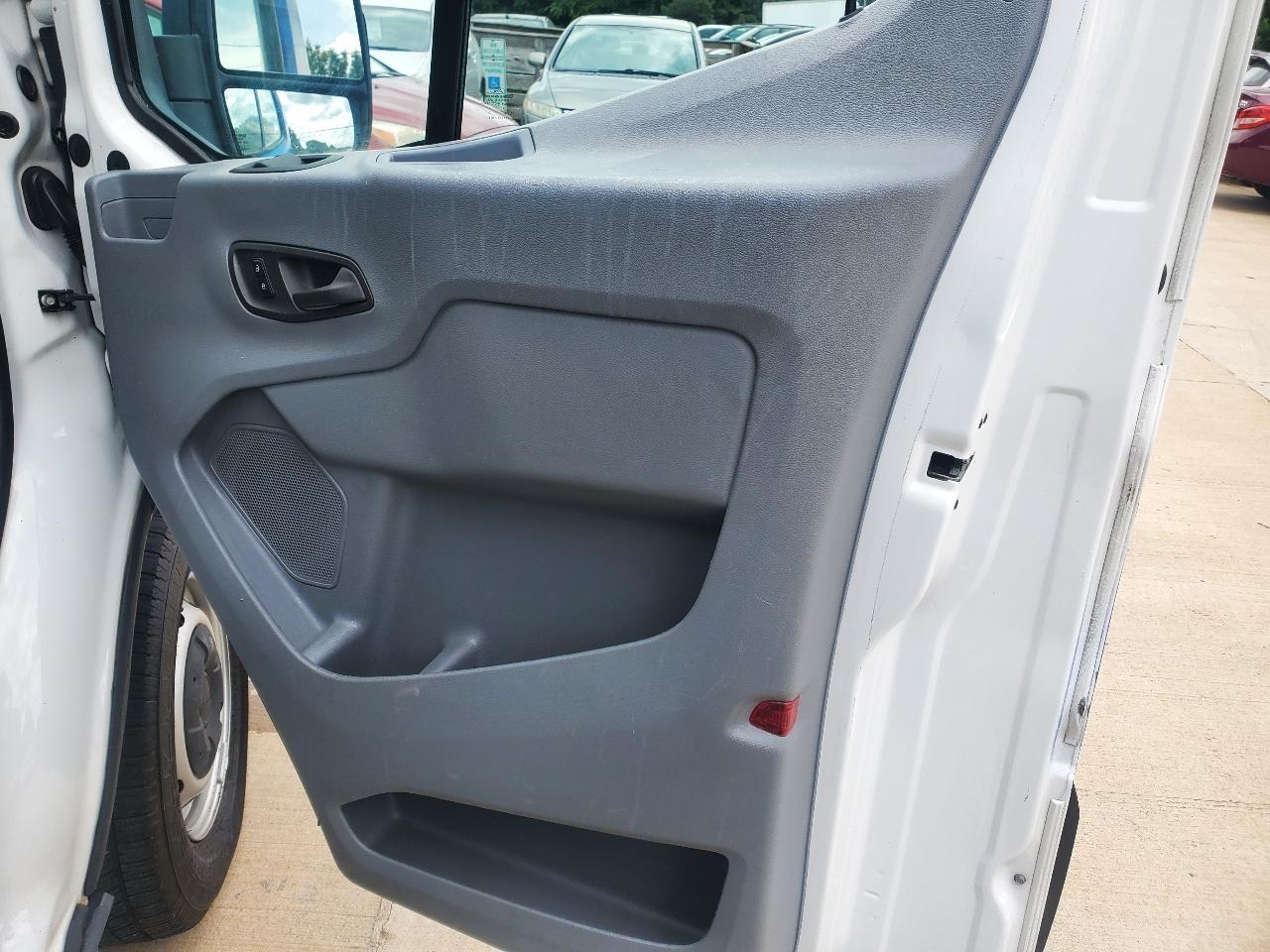 Ford Transit 150 Van Med. Roof w/Sliding Pass. 148-in. WB 2018
