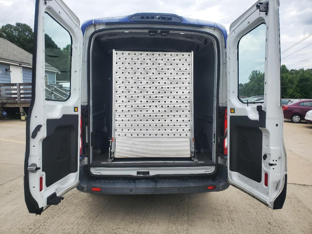 Ford Transit 150 Van Med. Roof w/Sliding Pass. 148-in. WB 2018