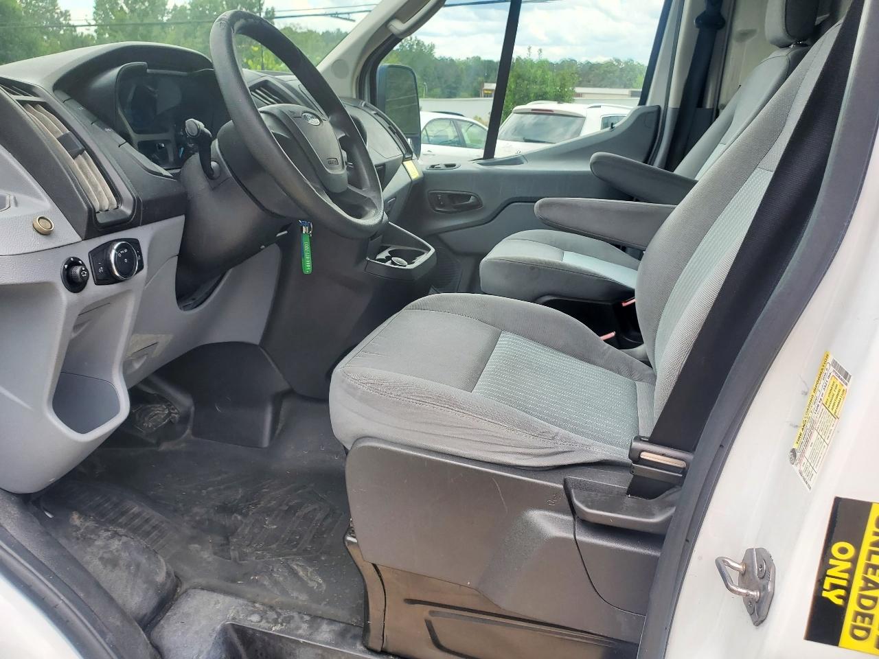 Ford Transit 150 Van Med. Roof w/Sliding Pass. 148-in. WB 2018