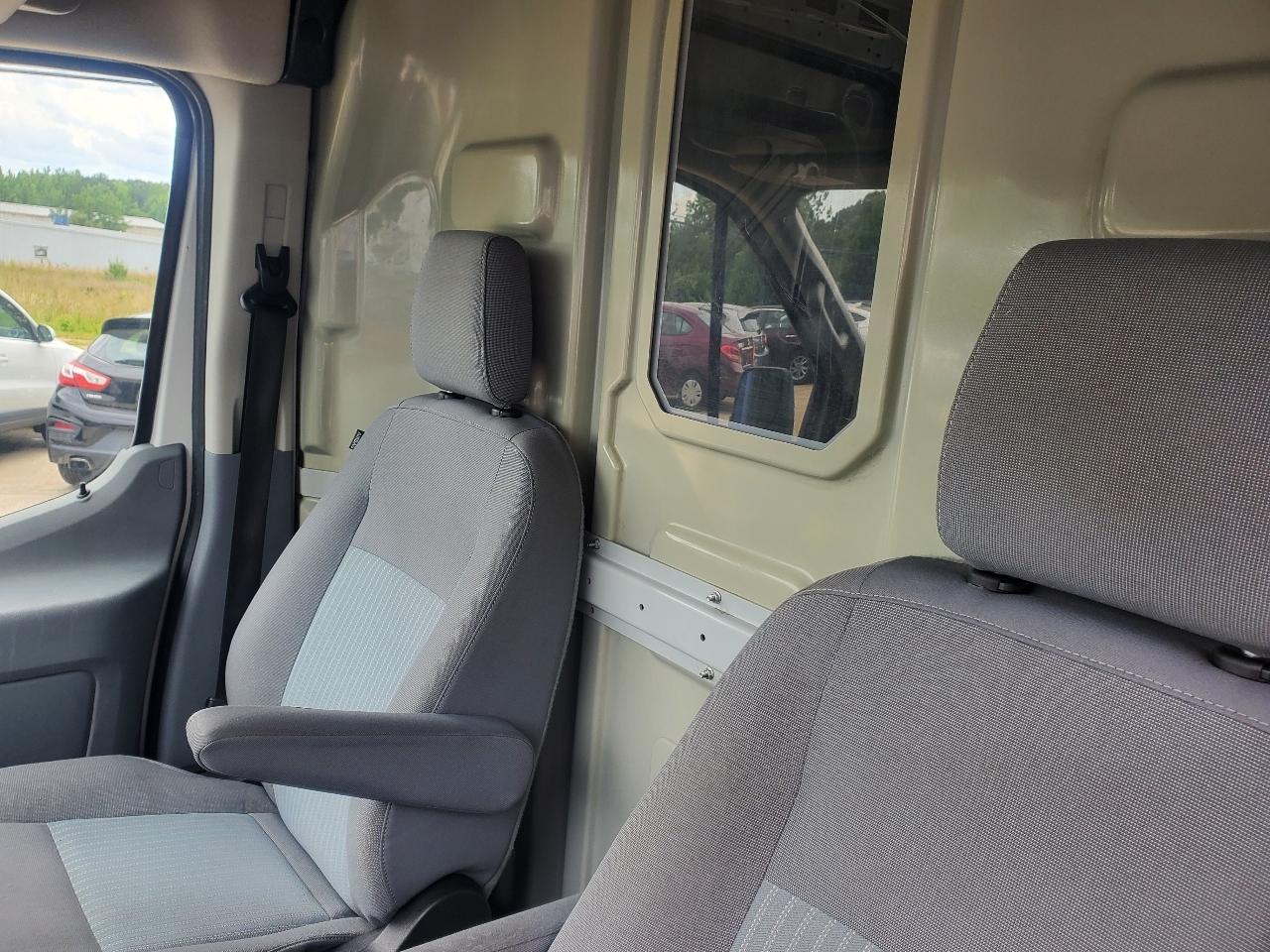 Ford Transit 150 Van Med. Roof w/Sliding Pass. 148-in. WB 2018