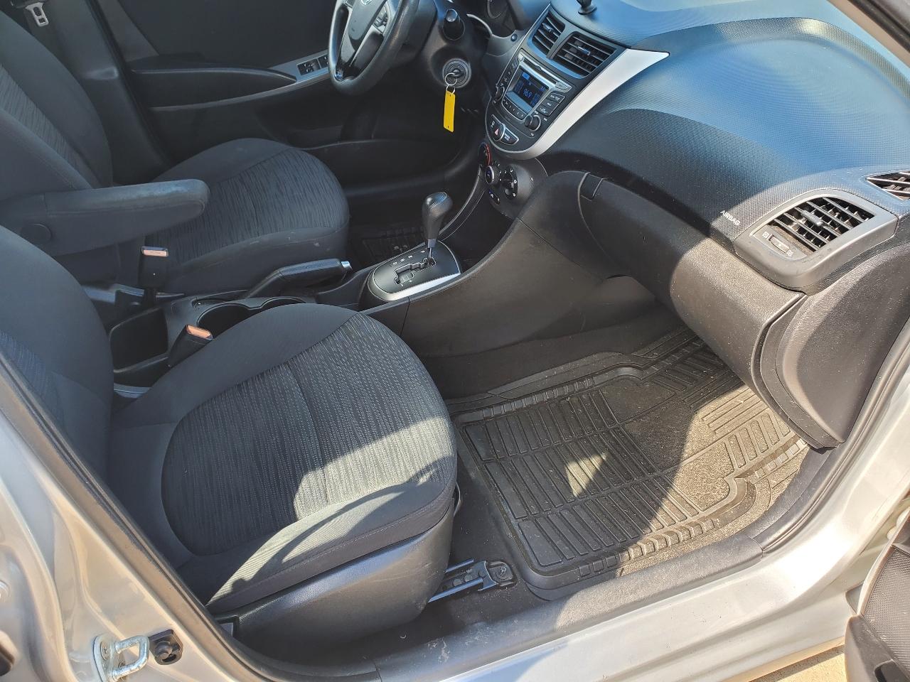 Hyundai Accent SE 2016