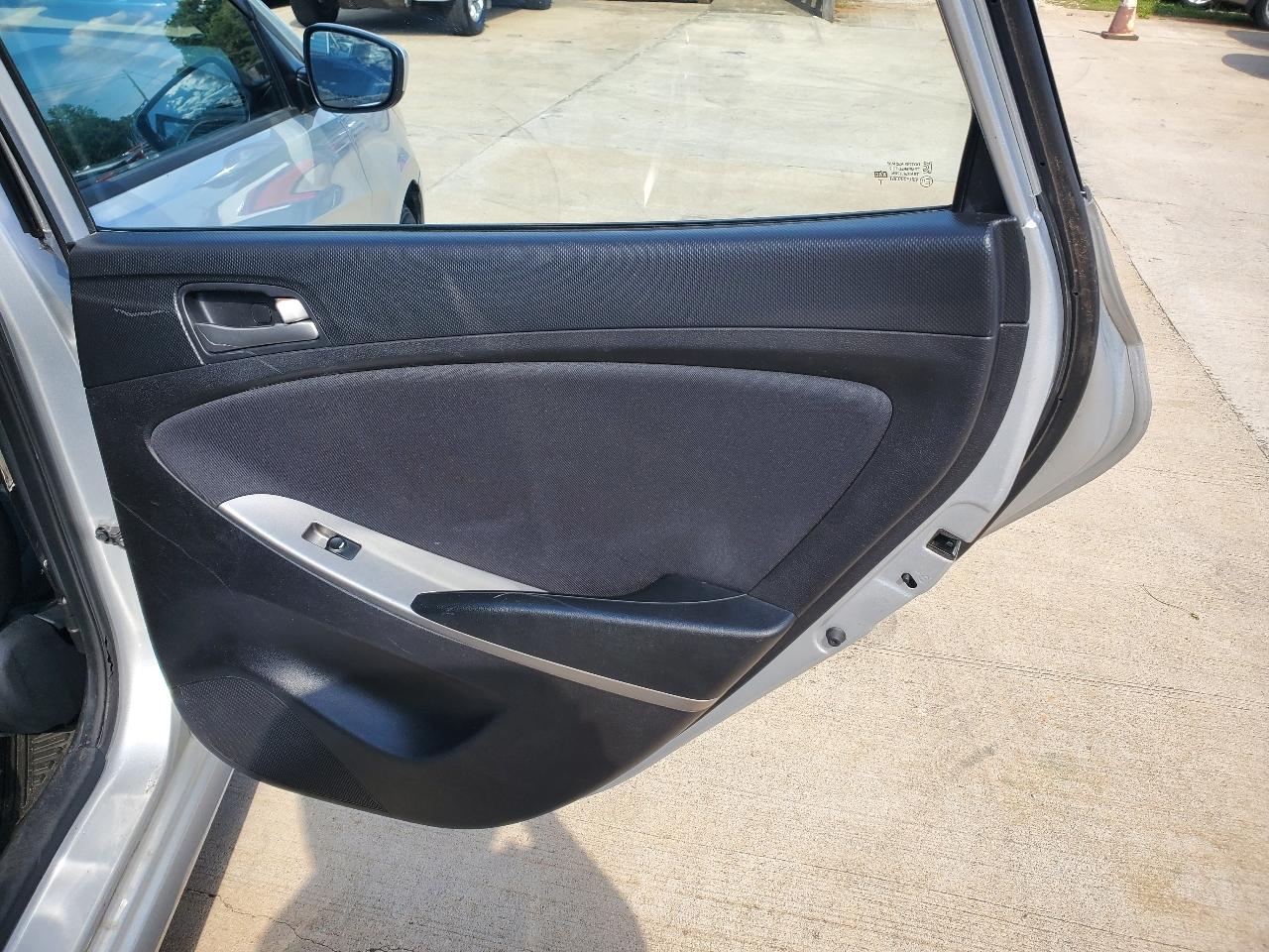Hyundai Accent SE 2016