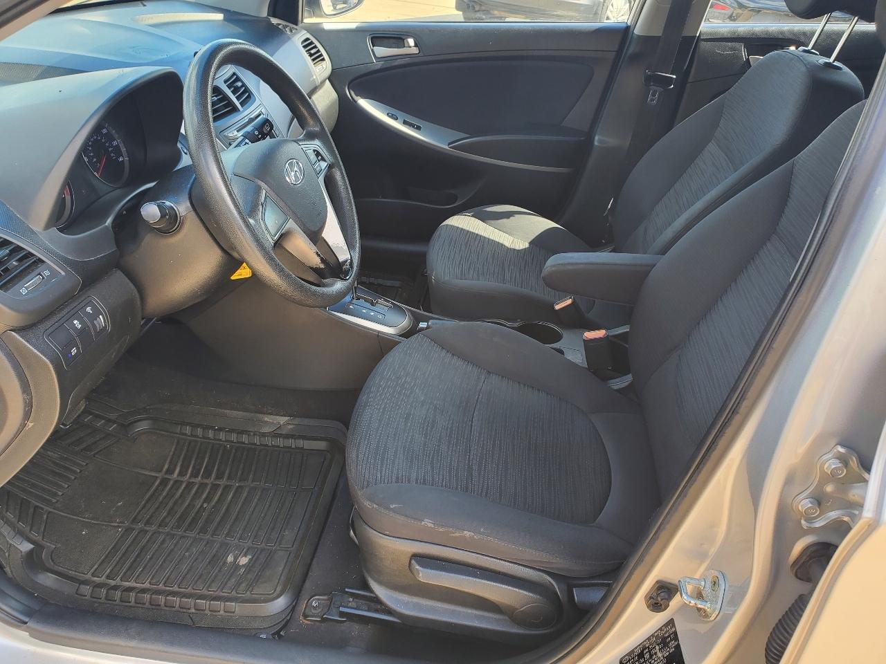 Hyundai Accent SE 2016