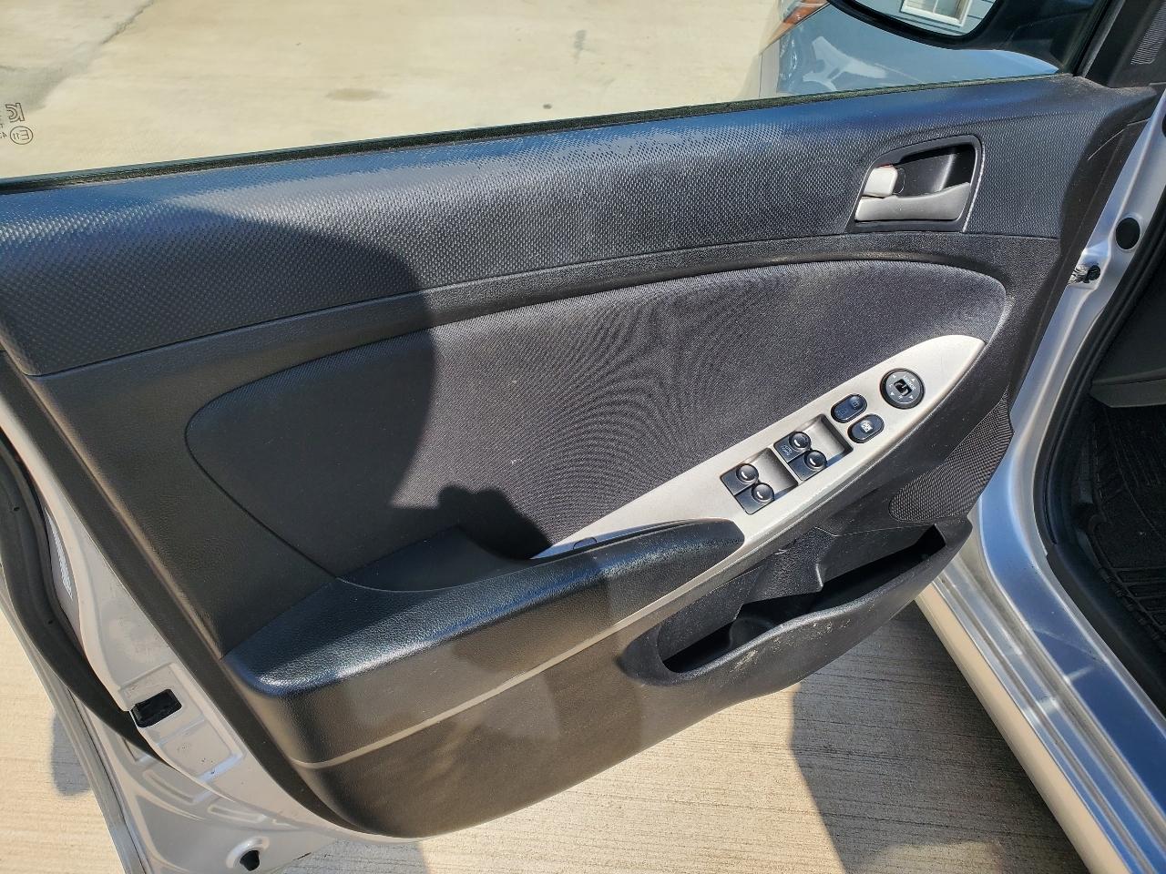 Hyundai Accent SE 2016