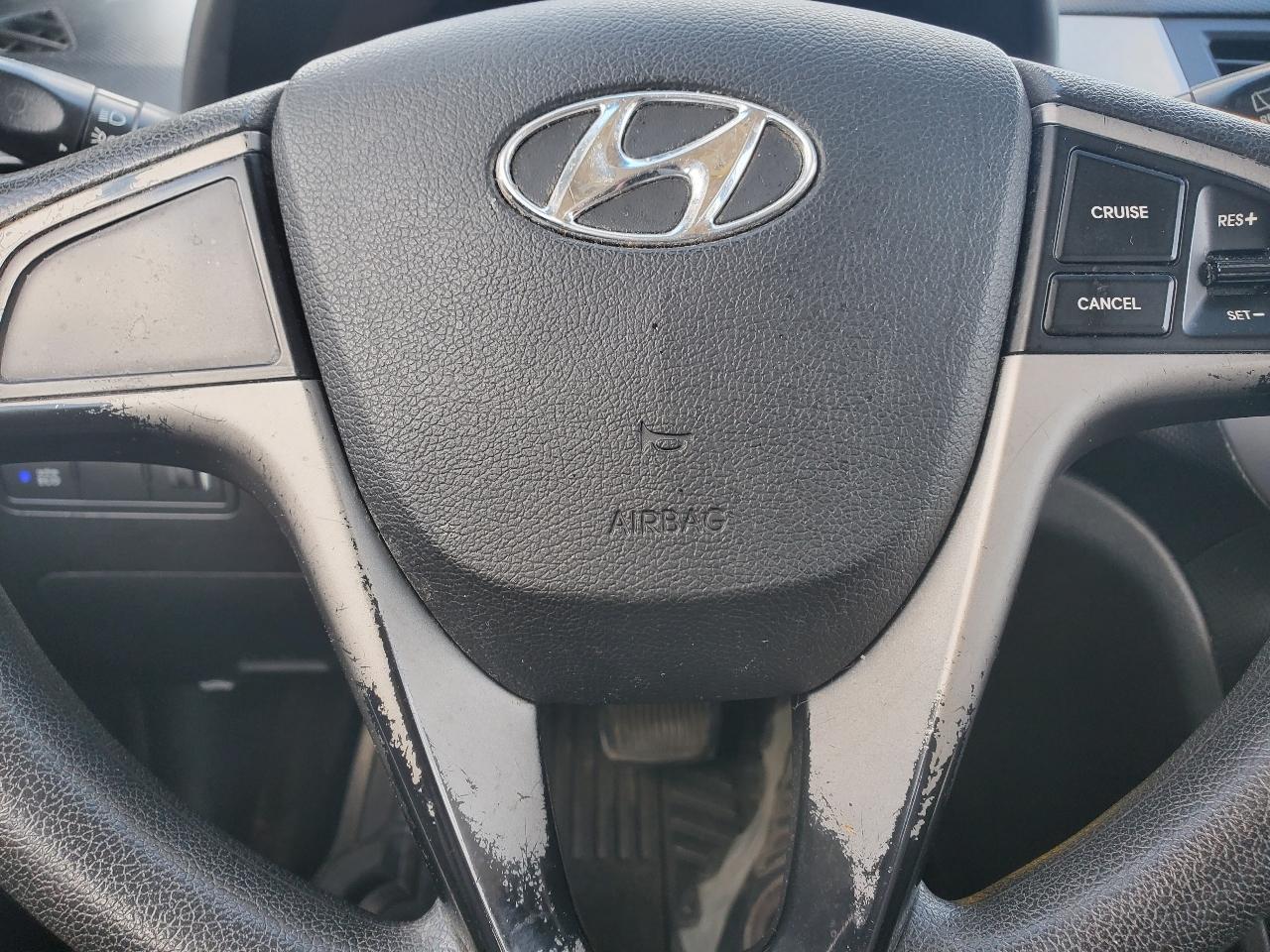 Hyundai Accent SE 2016