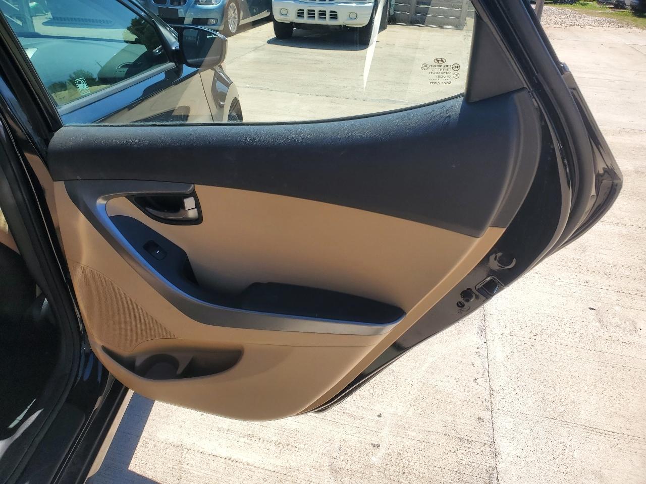 Hyundai Elantra Limited 2013