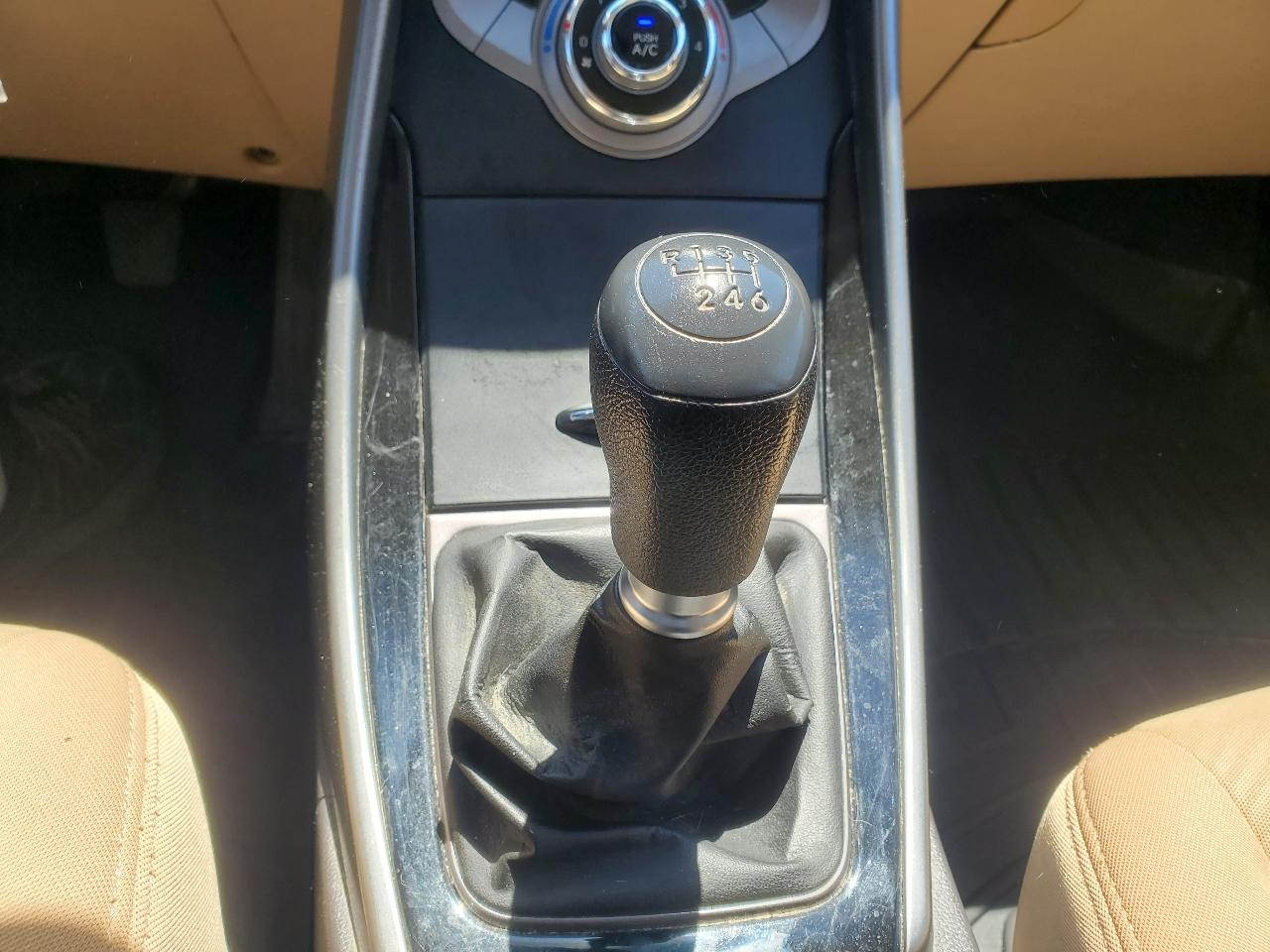 Hyundai Elantra Limited 2013