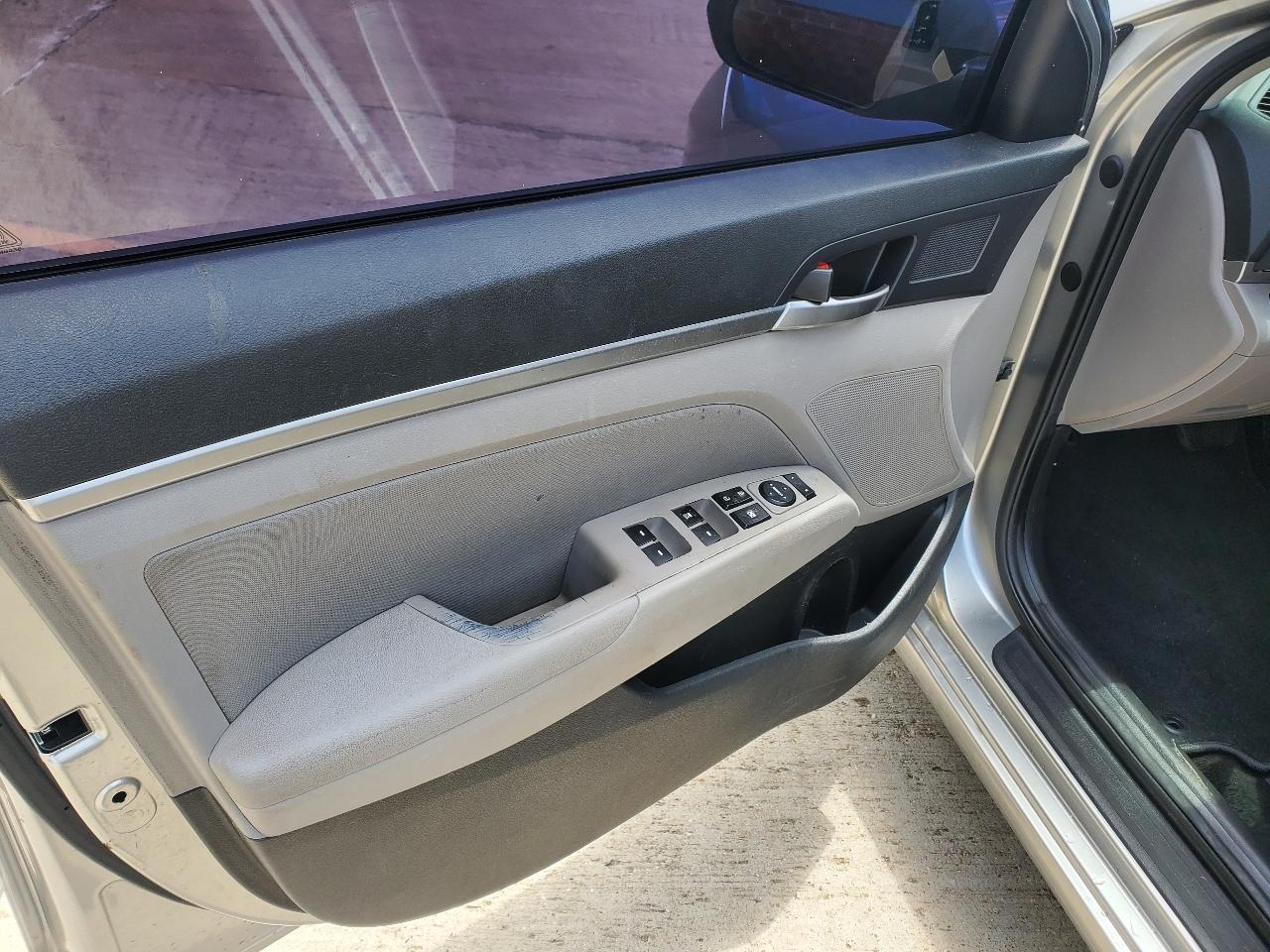 Hyundai Elantra Limited 2020