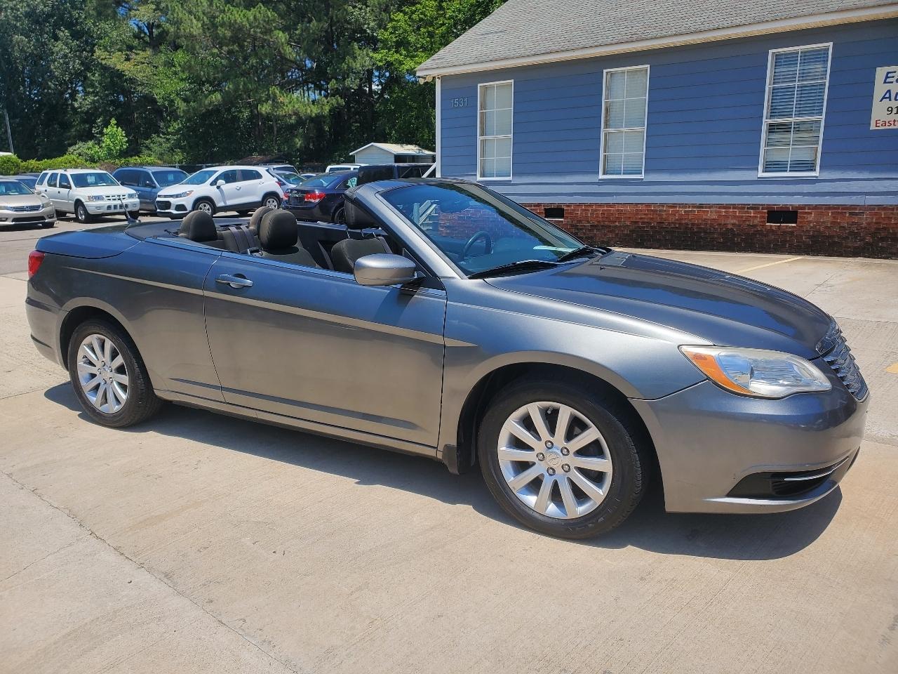 Chrysler 200 Touring Convertible 2012