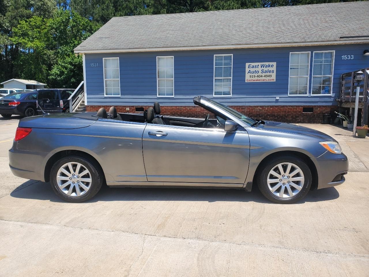 Chrysler 200 Touring Convertible 2012