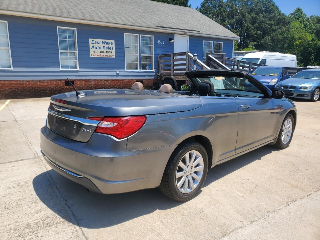 Chrysler 200 Touring Convertible 2012