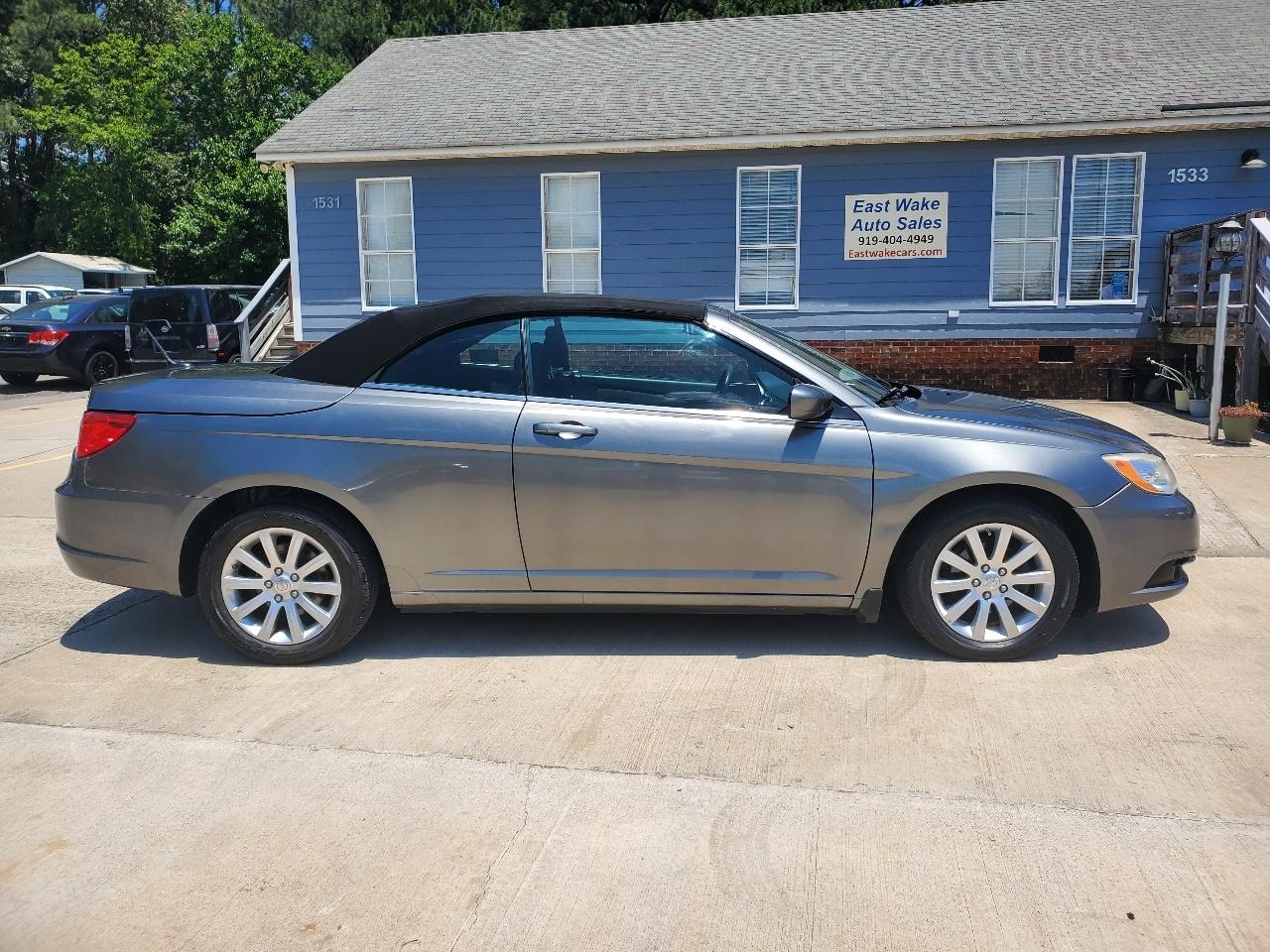 Chrysler 200 Touring Convertible 2012