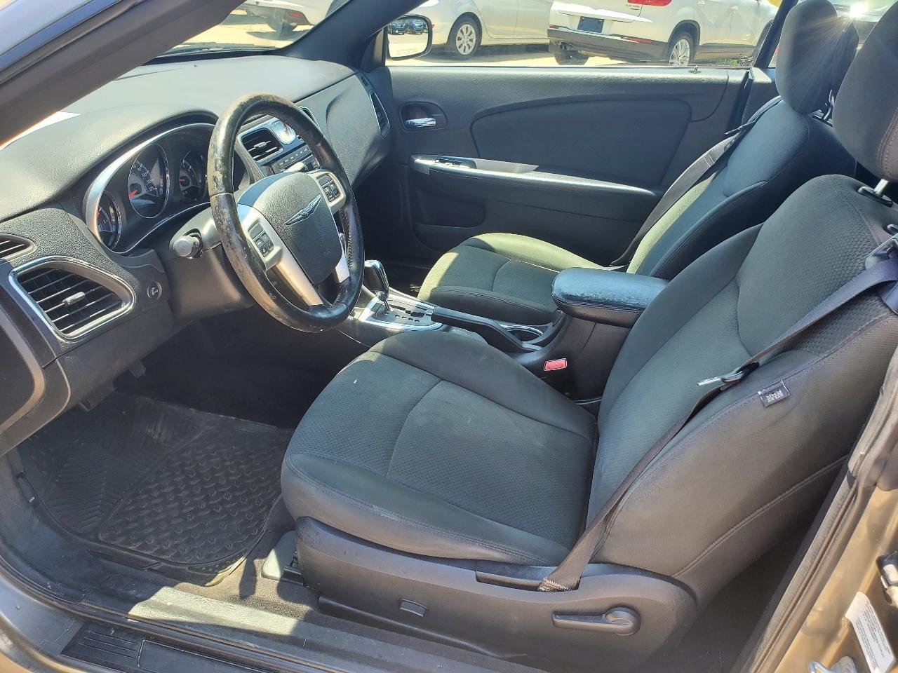 Chrysler 200 Touring Convertible 2012