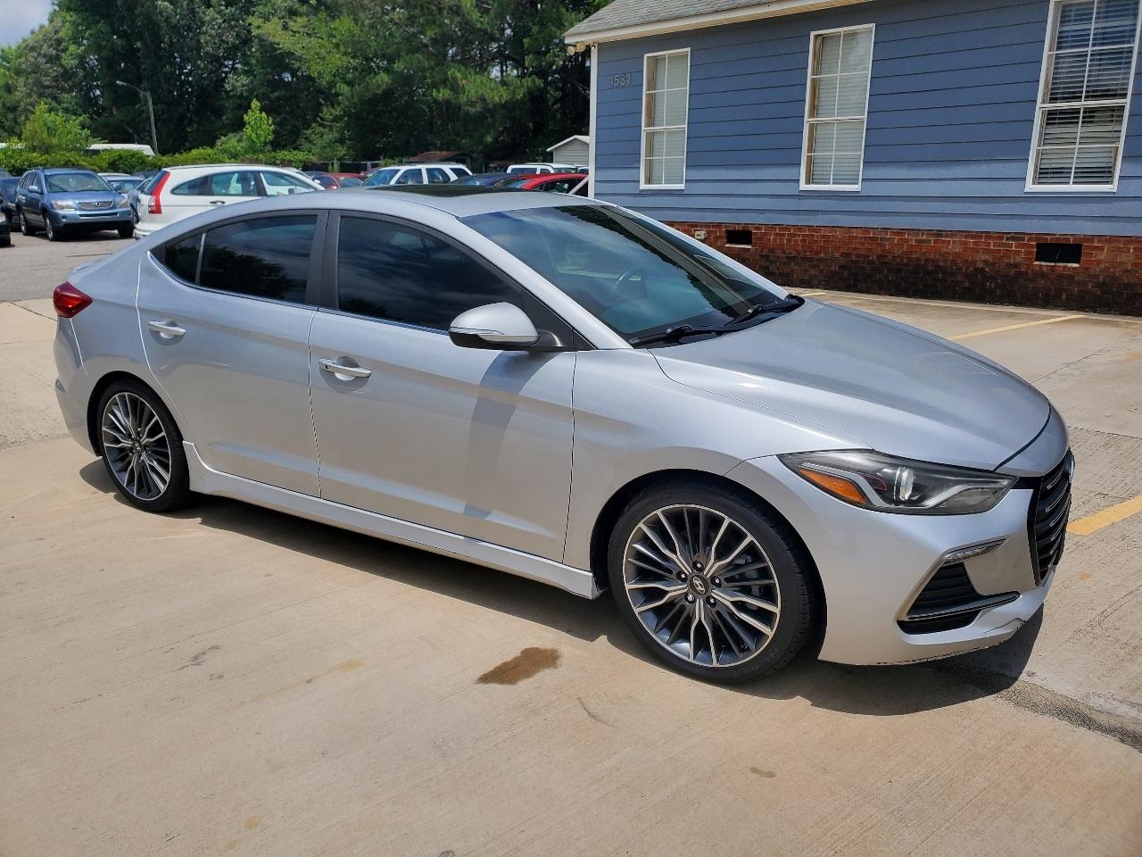 Hyundai Elantra Limited 4D Sedan at 2018