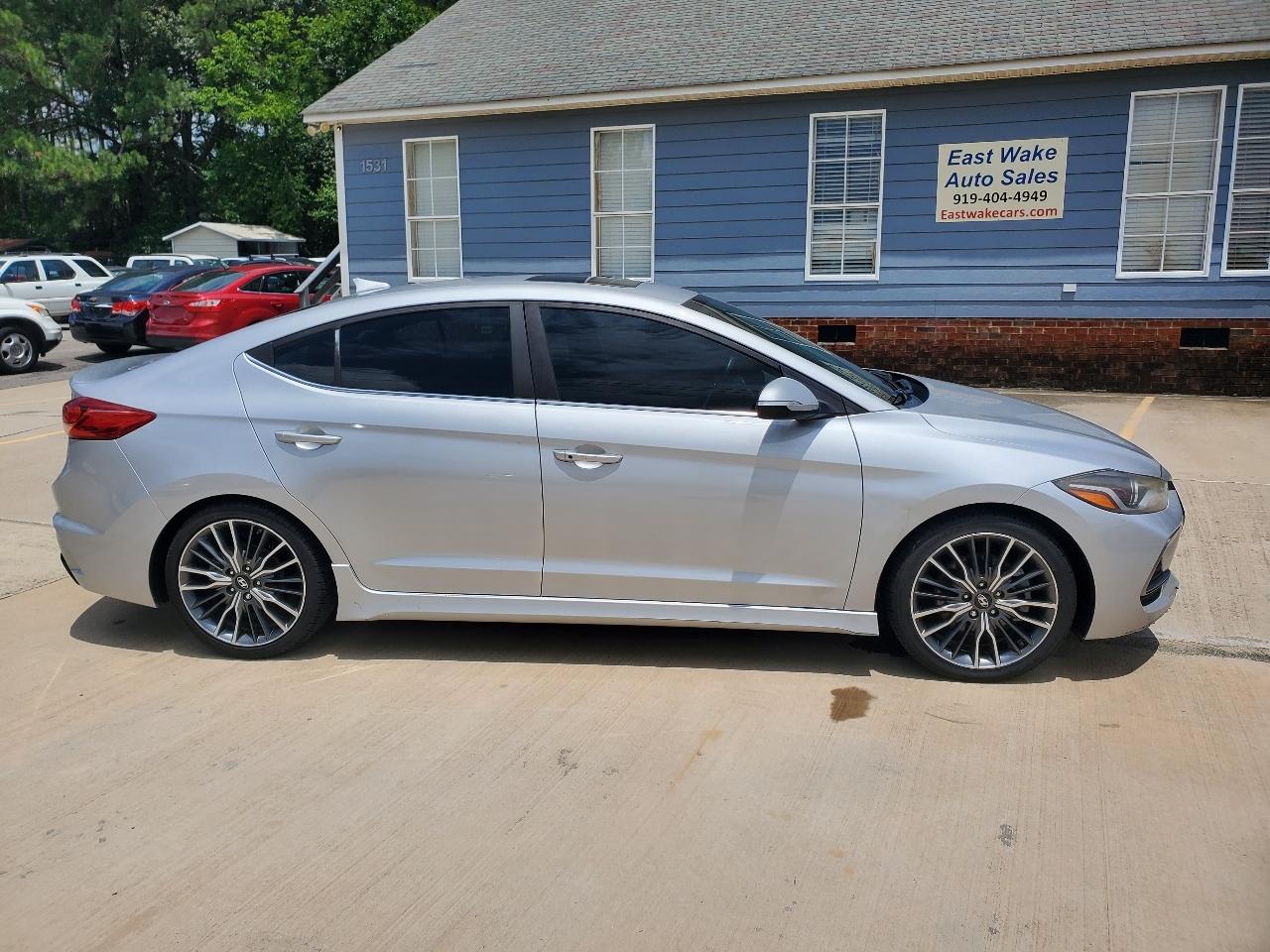 Hyundai Elantra Limited 4D Sedan at 2018