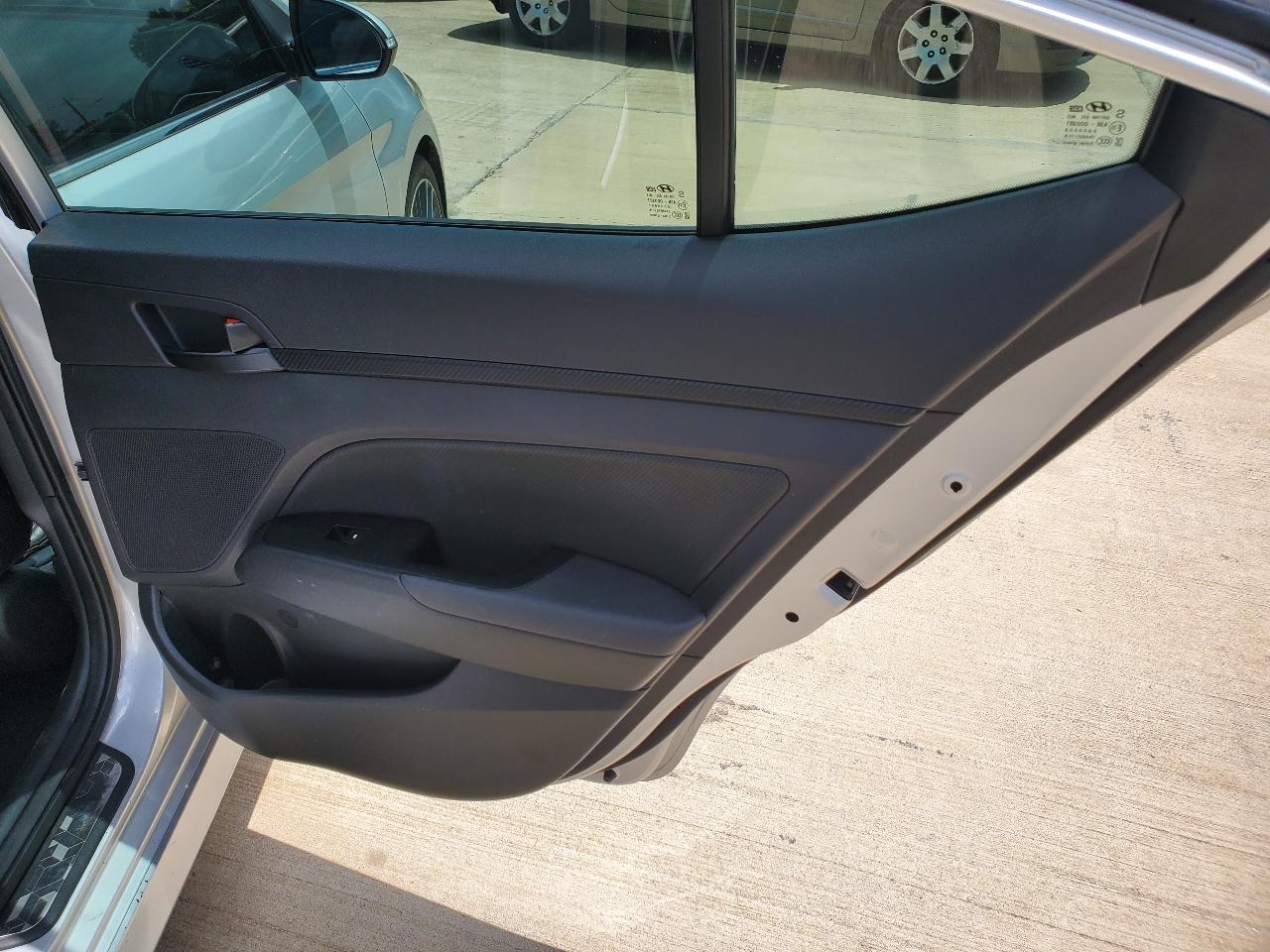 Hyundai Elantra Limited 4D Sedan at 2018