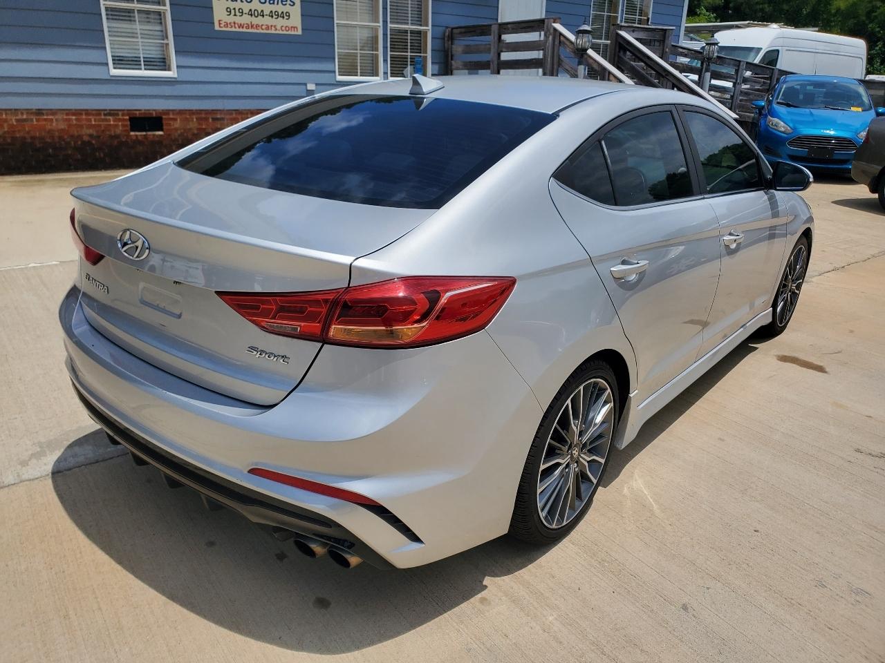 Hyundai Elantra Limited 4D Sedan at 2018