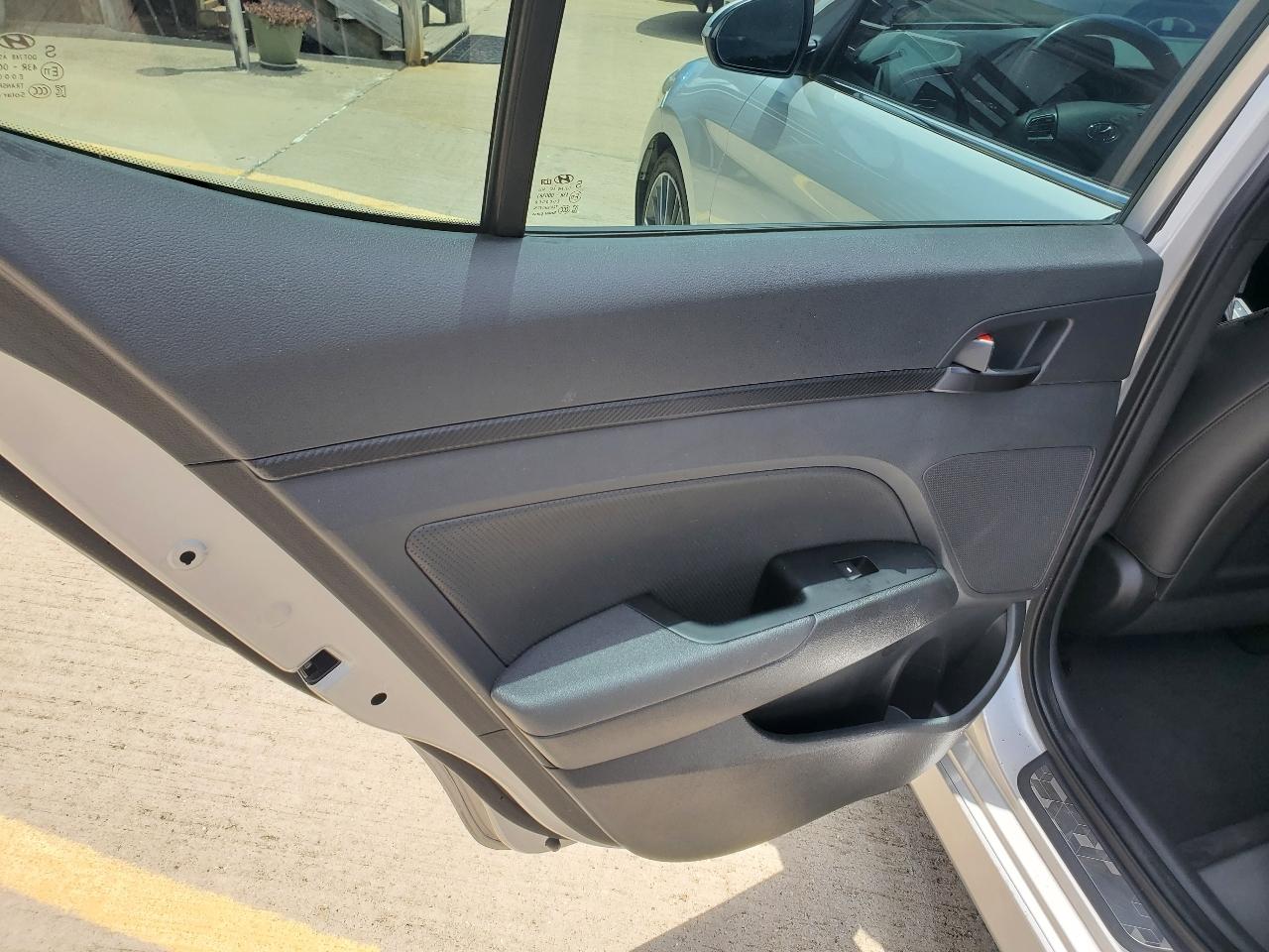 Hyundai Elantra Limited 4D Sedan at 2018