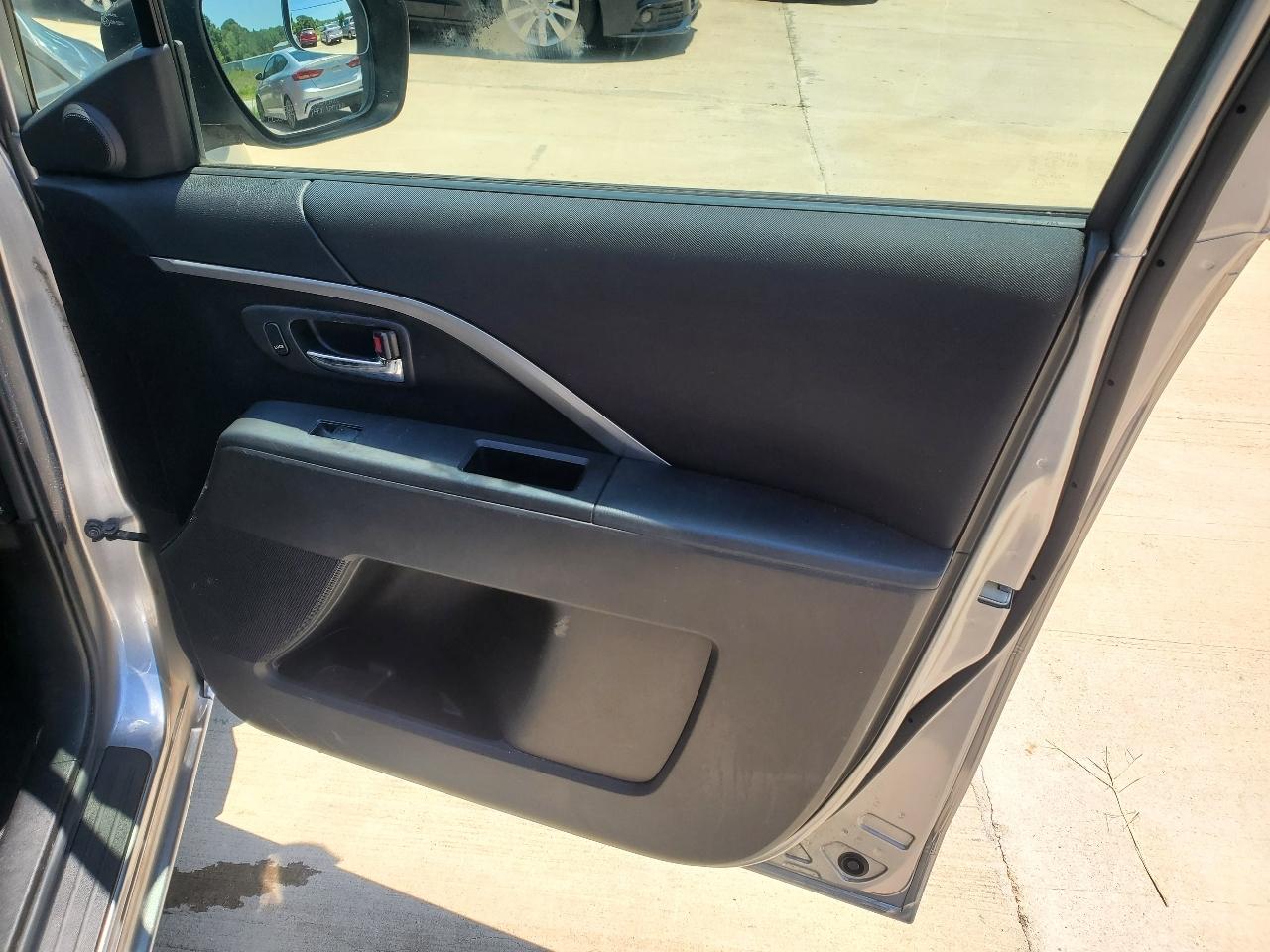 Mazda MAZDA5 Sport 2014